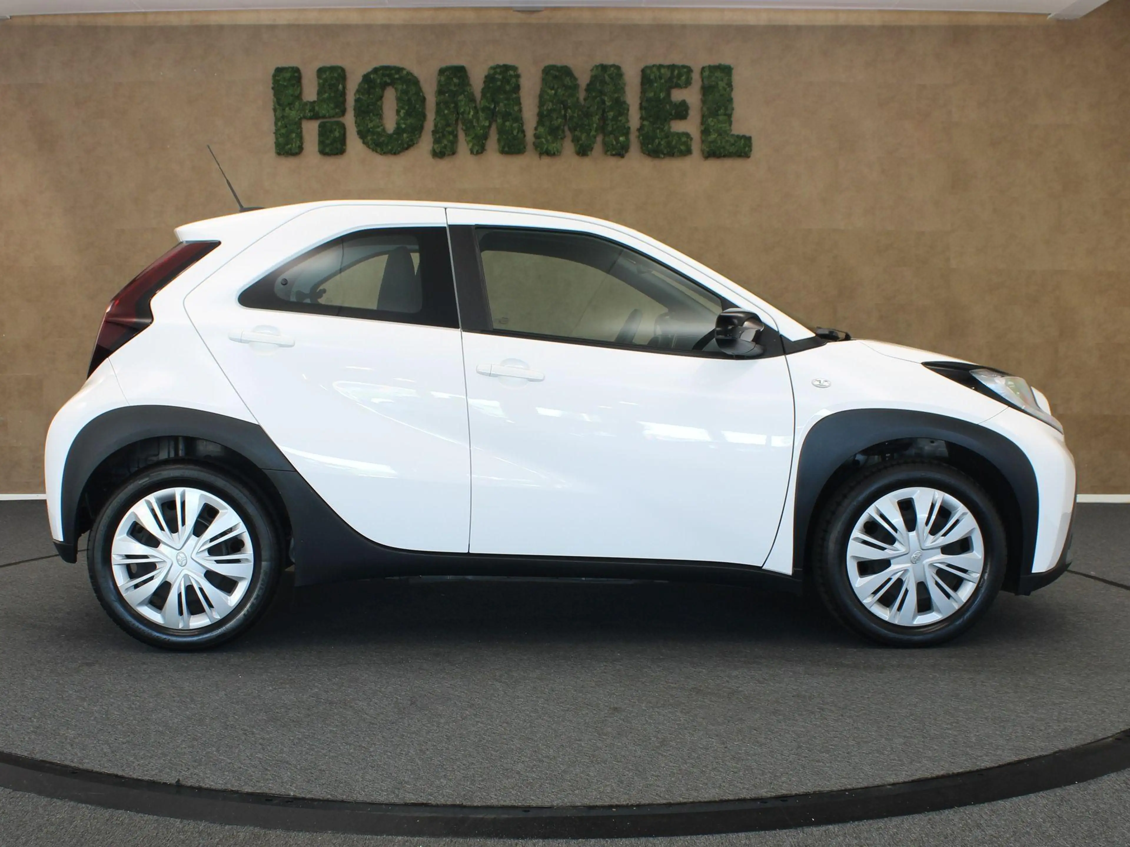 Toyota Aygo X 1.0 VVT-i MT Play - ORIGINEEL NEDERLANDSE AUTO - A — photo 13