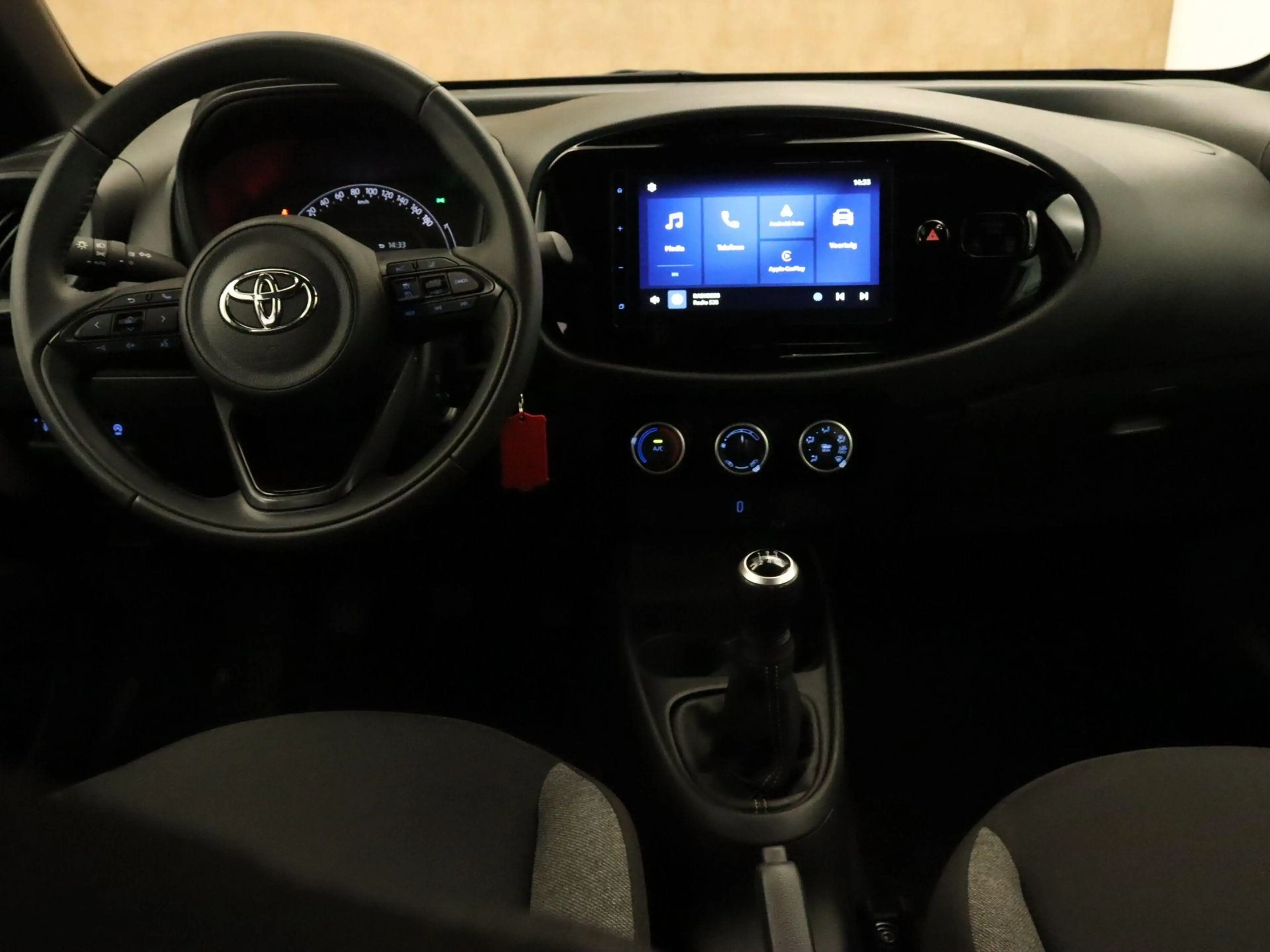 Toyota Aygo X 1.0 VVT-i MT Play - ORIGINEEL NEDERLANDSE AUTO - A — photo 8