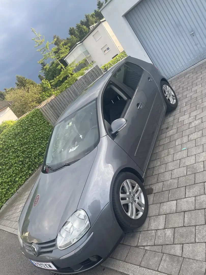 Volkswagen Golf Comfortline 2,0 TDI DPF Tüv 6/25+4 Grau - 1