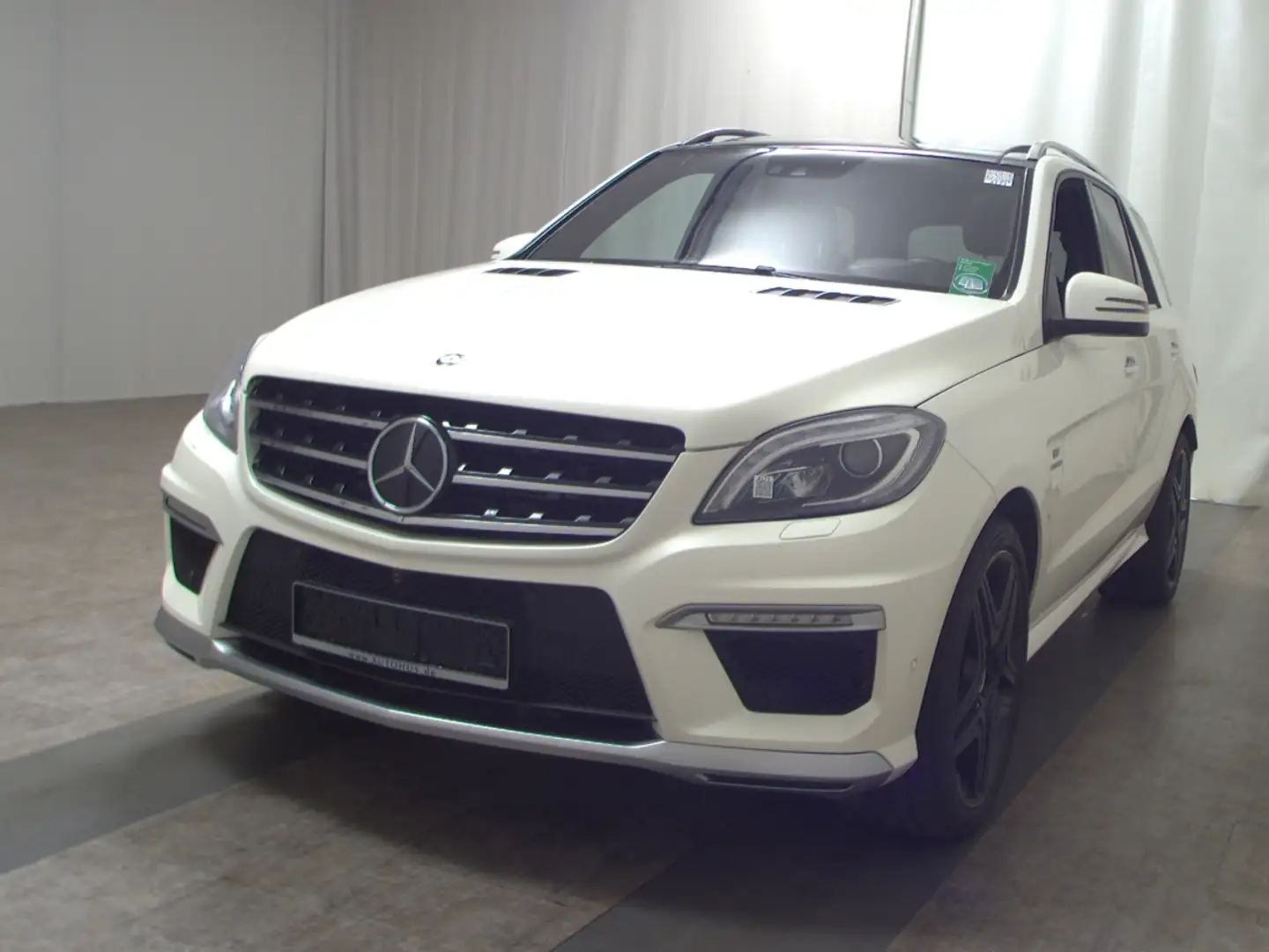 Mercedes-Benz ML 63 AMG 4M COMAND HuD Xenon Pano H-K AHK StHzg Fehér - 2