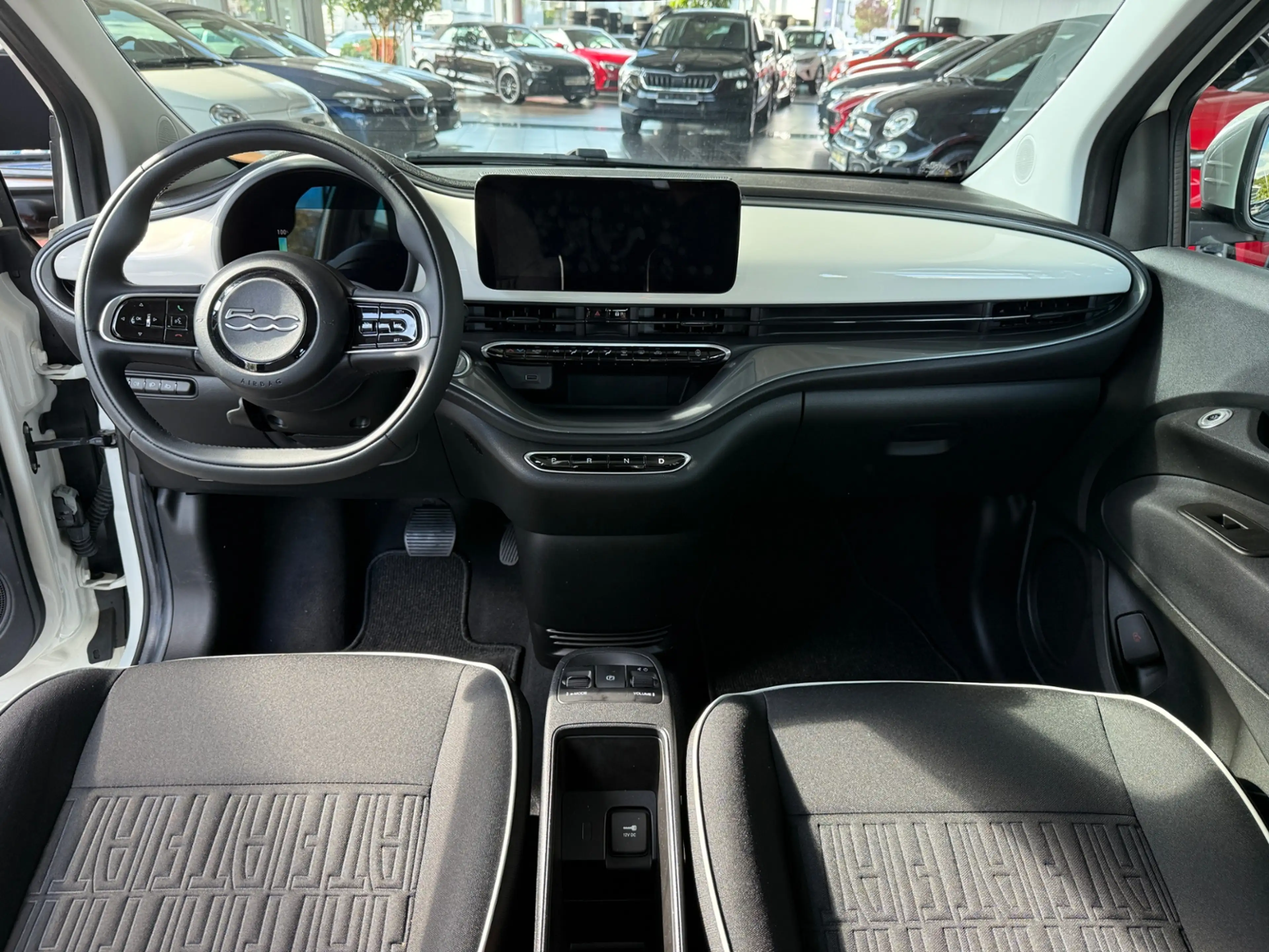 Fiat 500e 42 kWh Alu Full Link Apple Car Play — photo 11