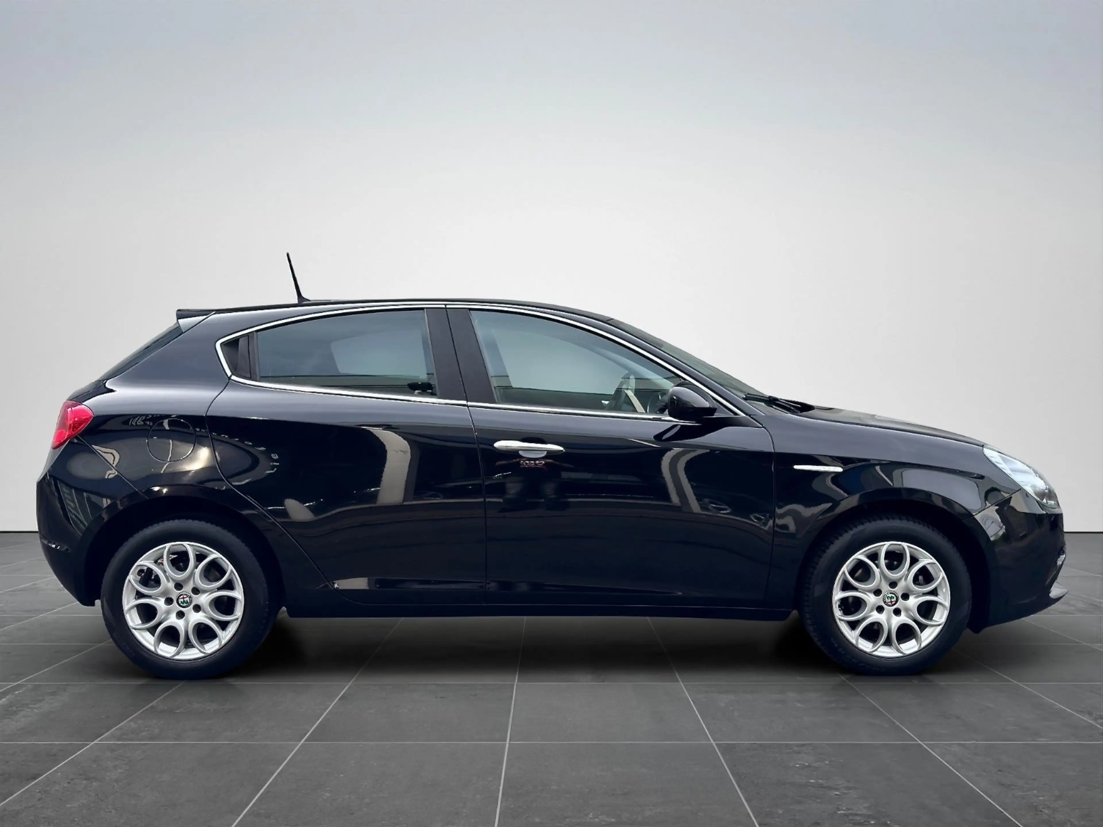 Alfa Romeo Giulietta 1.6 JTDm 16V*6 GANG*PDC*SHZ*1 HAND* — photo 7