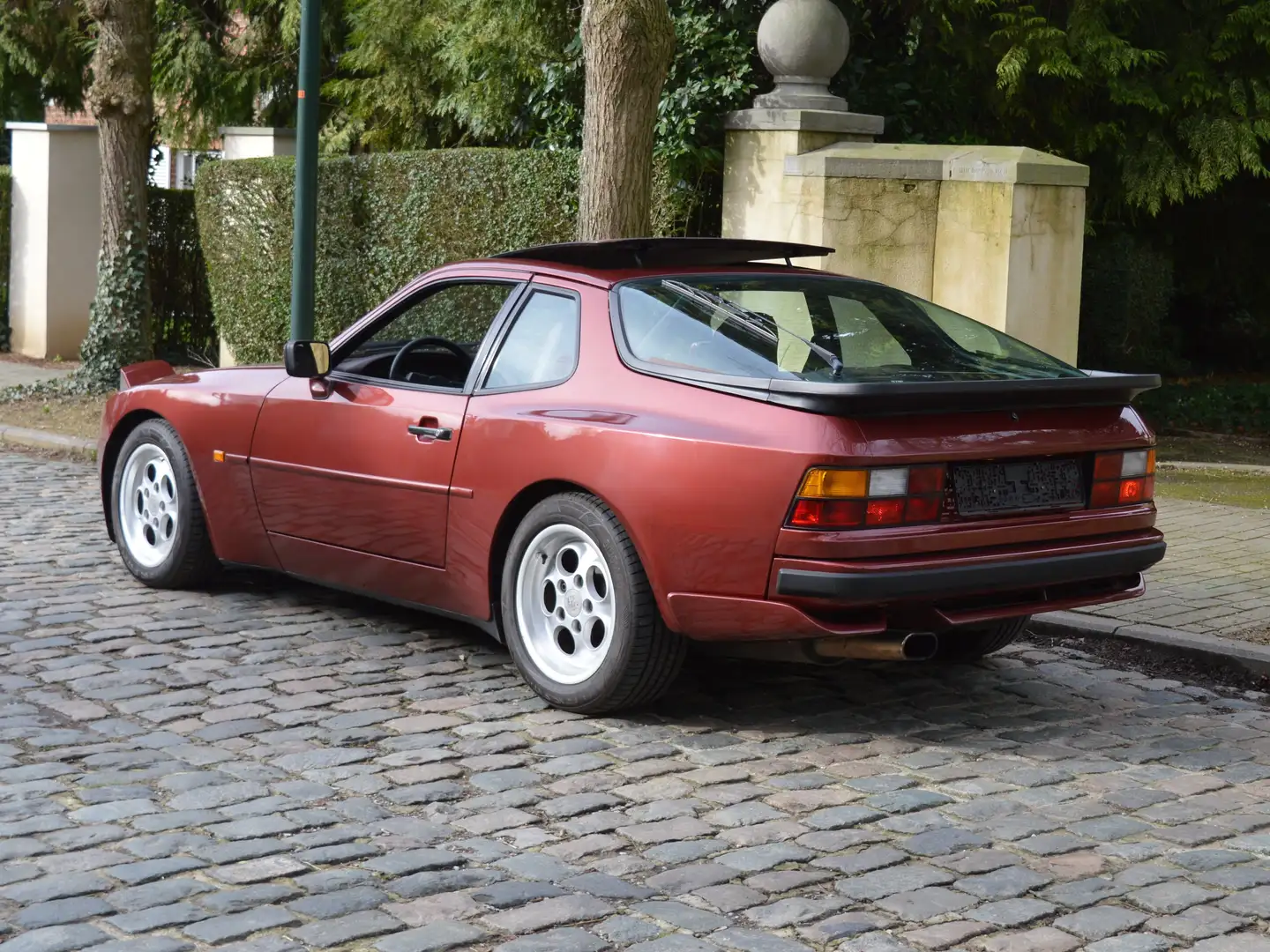Porsche 944 TURBO Rouge - 1