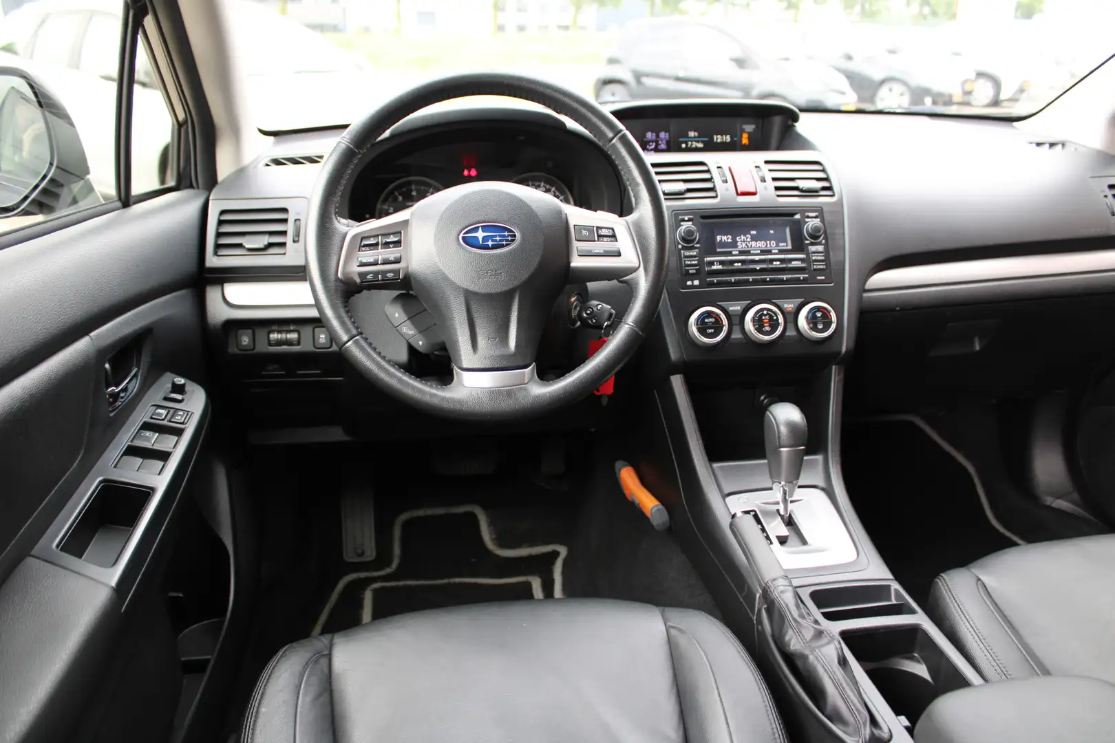 Subaru XV 2.0i Luxury AWD Automaat 150pk | Trekhaak | Leder Nero - 2