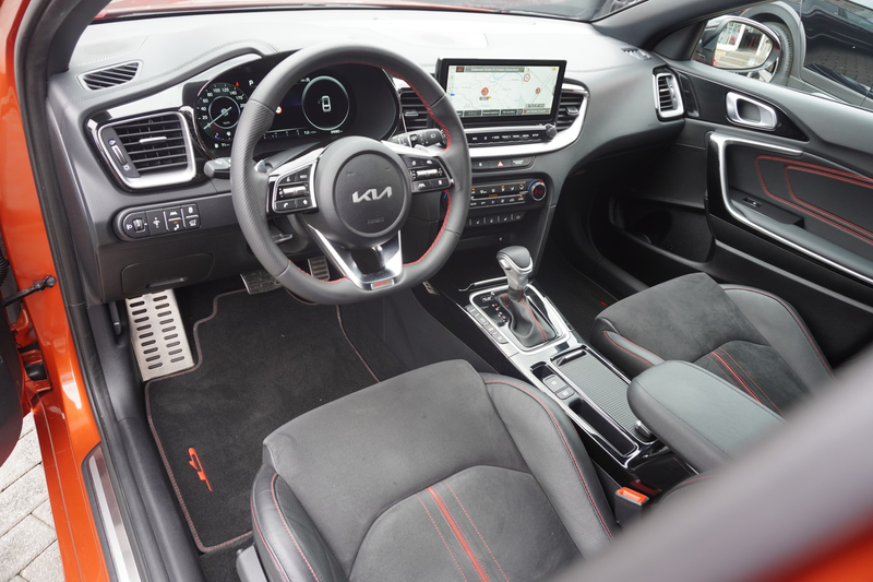 Kia ProCeed / pro_cee'd ProCeed GT 1.6 T-GDI Pano LED Navi ACC Kamera — photo 11