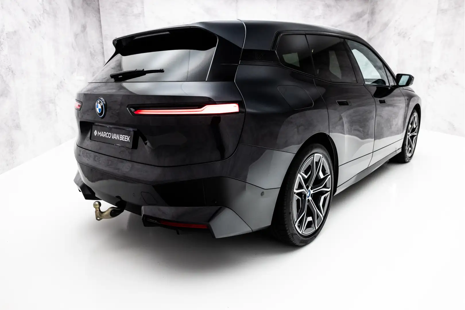 BMW iX xDrive40 High Executive 77 kWh | Sportpakket | Pan Grigio - 2