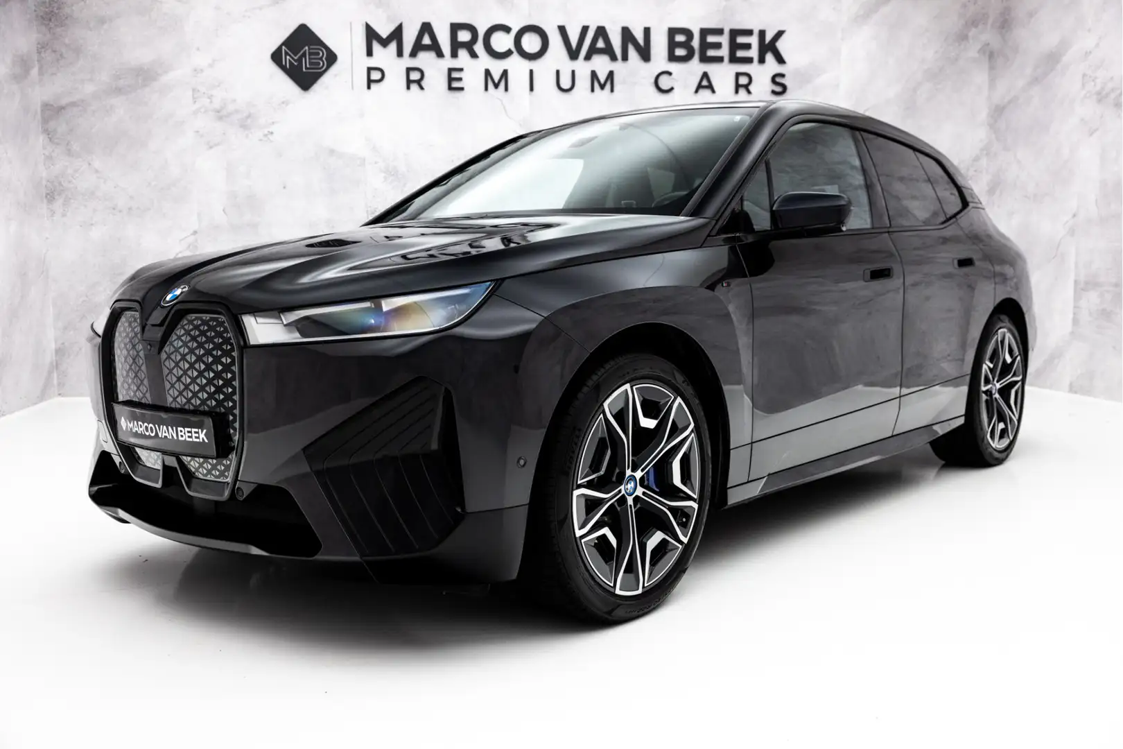 BMW iX xDrive40 High Executive 77 kWh | Sportpakket | Pan Grigio - 1