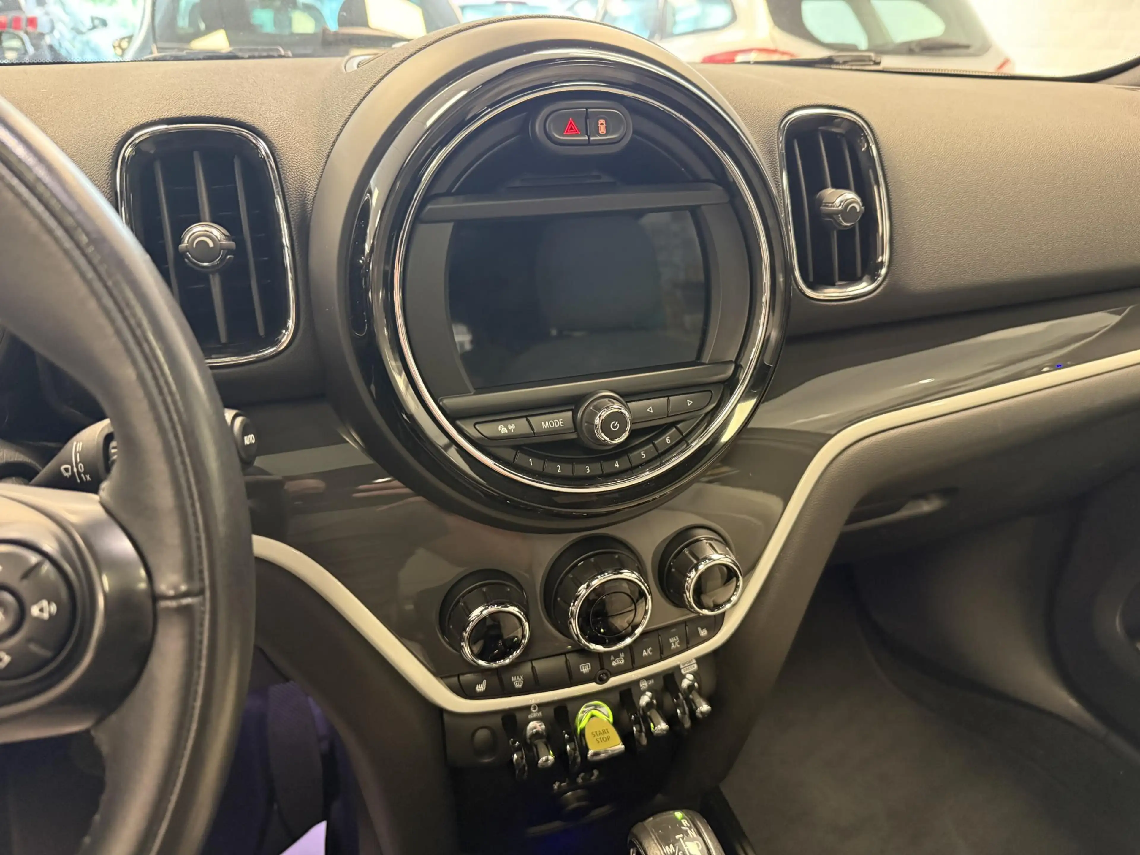 MINI Cooper Countryman 1.5 ALL4 Chili * Pano * Navi * Cruise * Plug-in * — photo 9