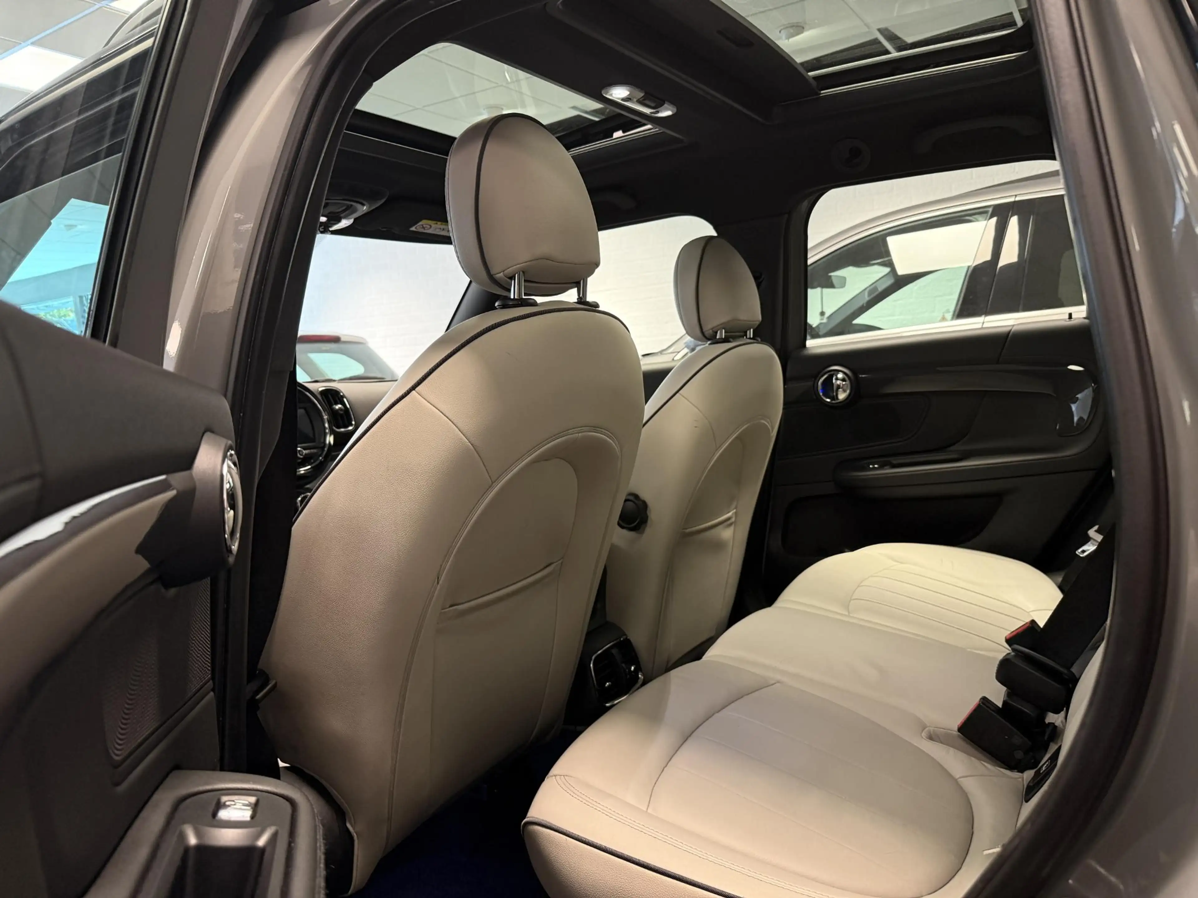 MINI Cooper Countryman 1.5 ALL4 Chili * Pano * Navi * Cruise * Plug-in * — photo 6