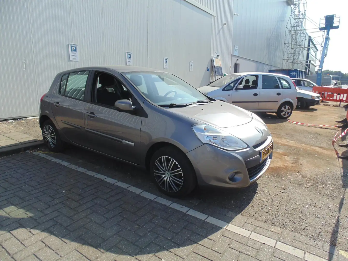 Renault Clio 1.2 Collection MET AIRCO 2014 Grau - 1