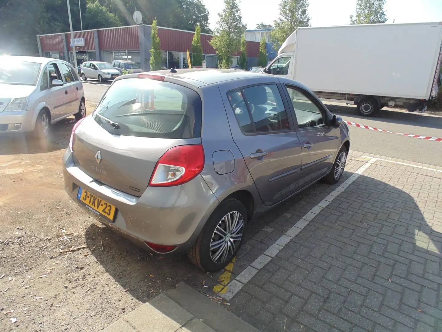 Renault Clio 1.2 Collection MET AIRCO 2014 Grau - 2