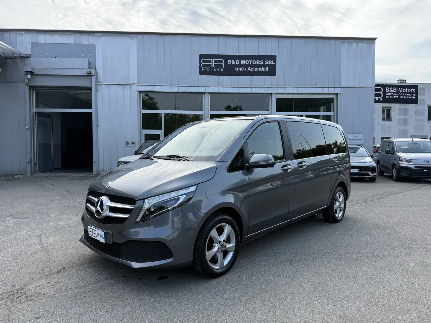 Mercedes-Benz V Classe V -220 d Premium 4matic auto - PREZZO + IVA Grigio - 1