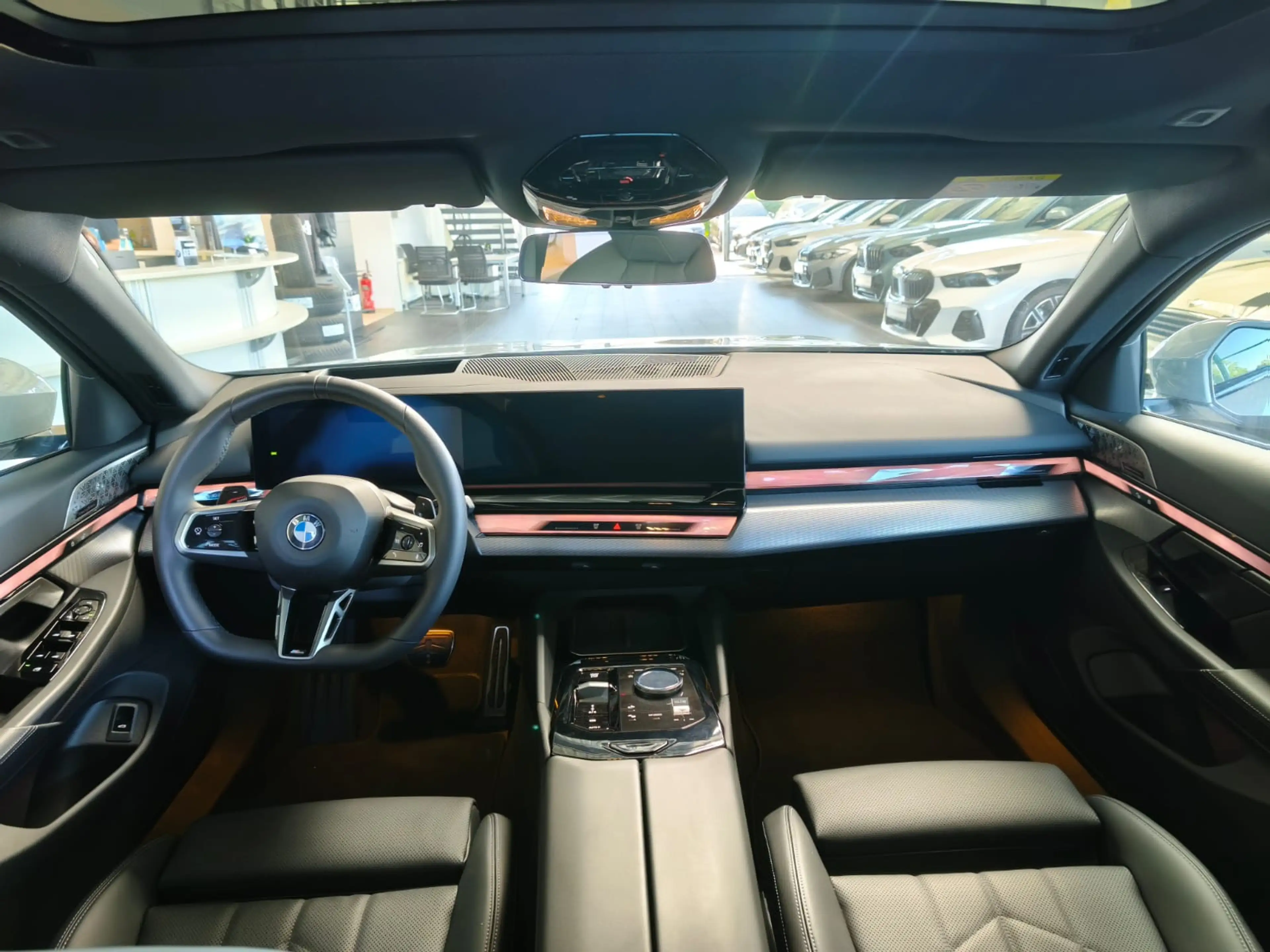 BMW 520 d Tour. xDr. M Sport Pano/360°/B&W/21"/HUD — photo 9