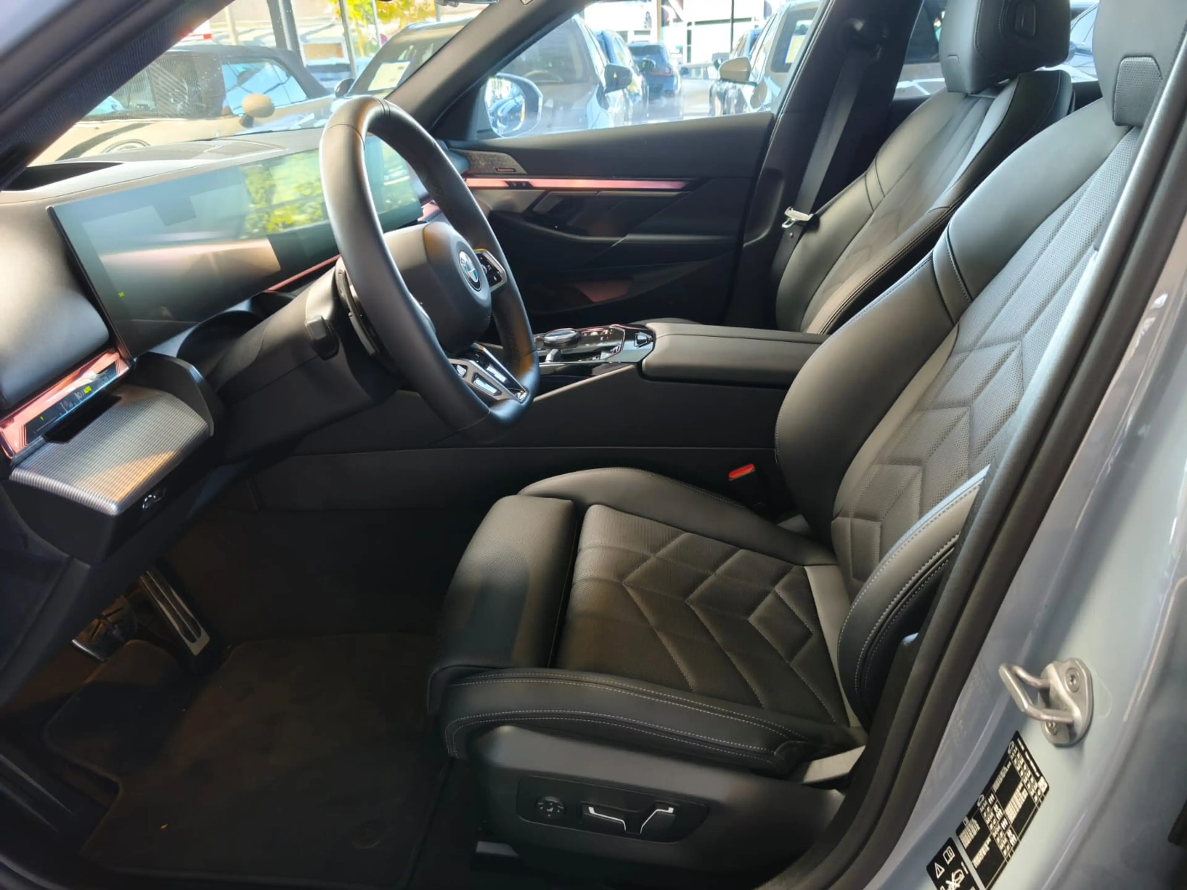 BMW 520 d Tour. xDr. M Sport Pano/360°/B&W/21"/HUD — photo 8