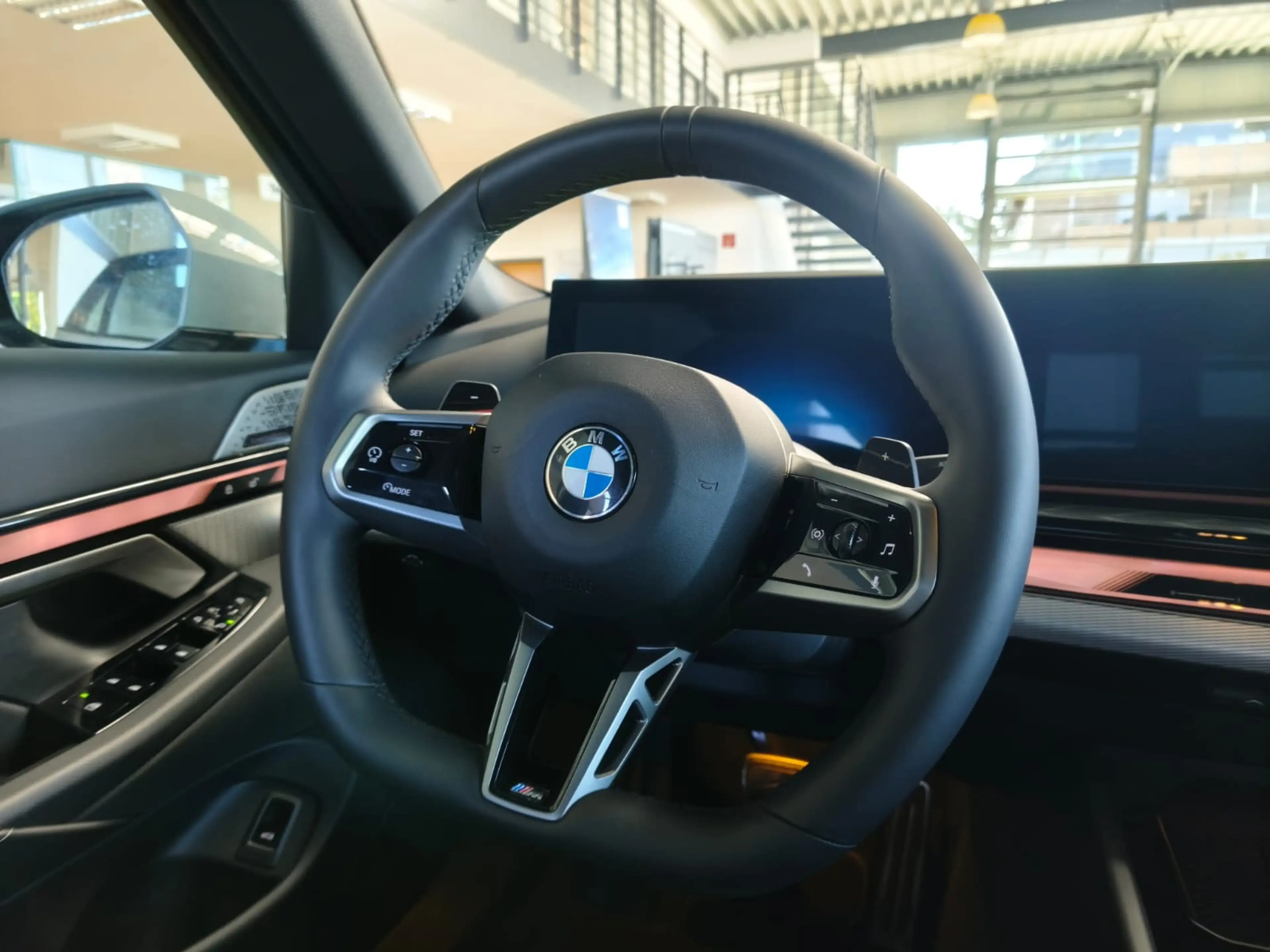 BMW 520 d Tour. xDr. M Sport Pano/360°/B&W/21"/HUD — photo 10