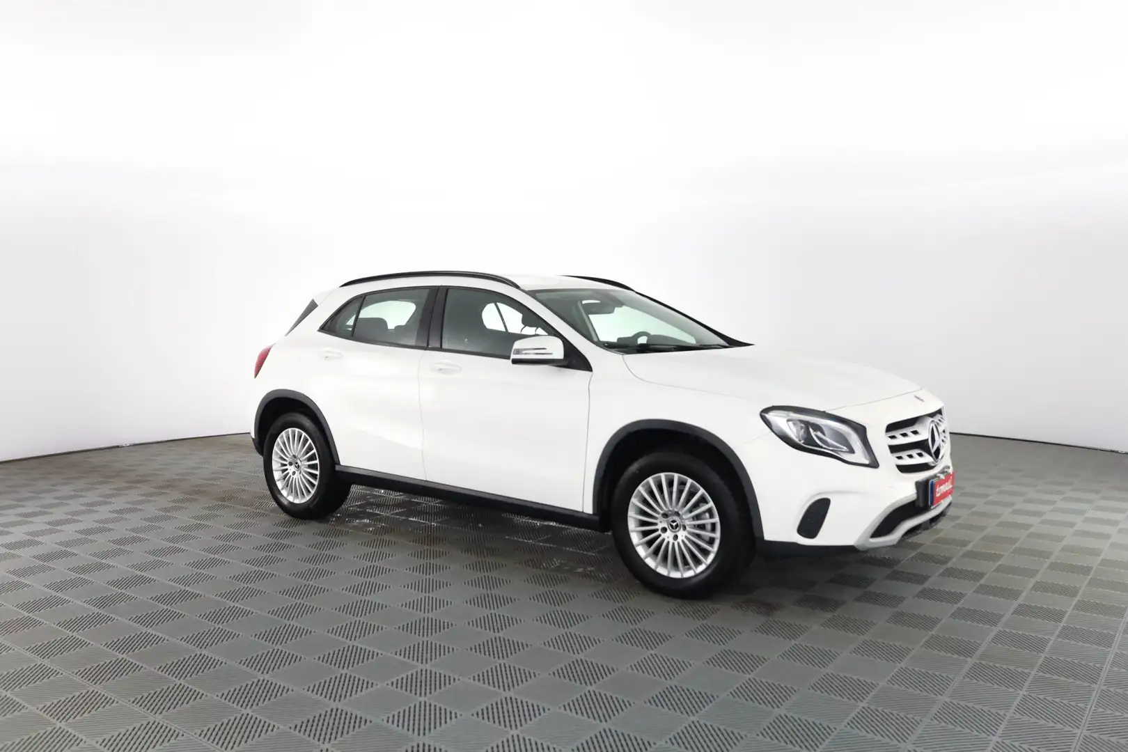 Mercedes-Benz GLA 200 d Automatic Business FARI LED,ADVANTAGE PACK Blanco - 2