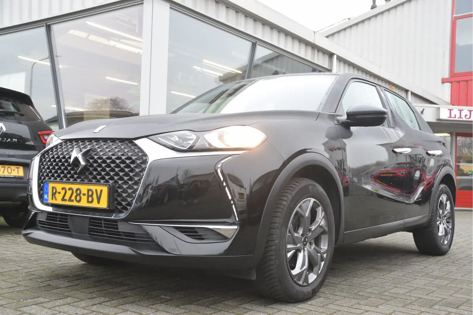 DS Automobiles DS 3 Crossback 1.2 PureTech Montmartre Carplay | DAB | PDC | LMV Fekete - 2