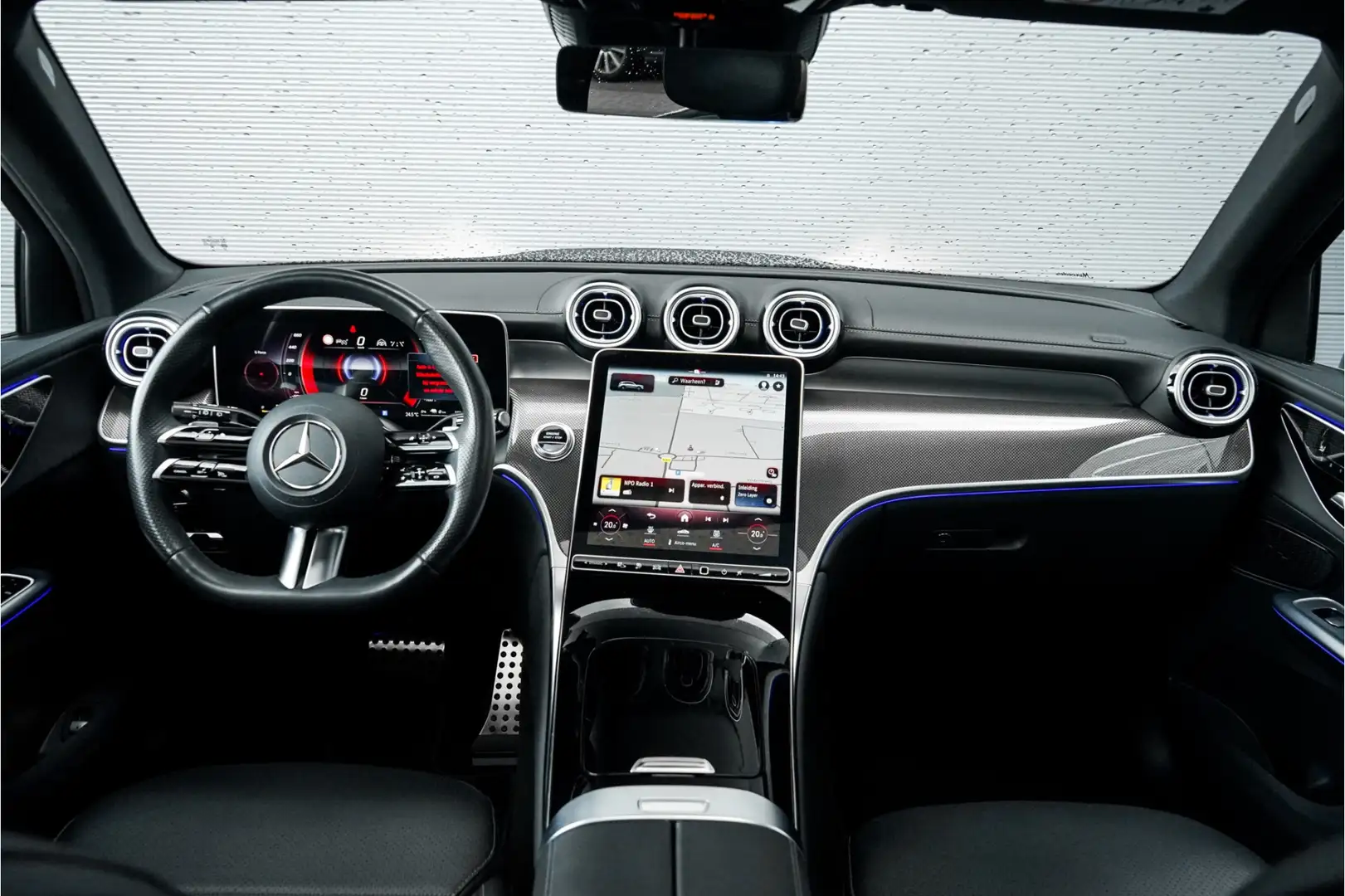 Mercedes-Benz GLC 400 400e 4M AMG Pano 360° Stoelkoel/Massage Trekhaak Zwart - 2