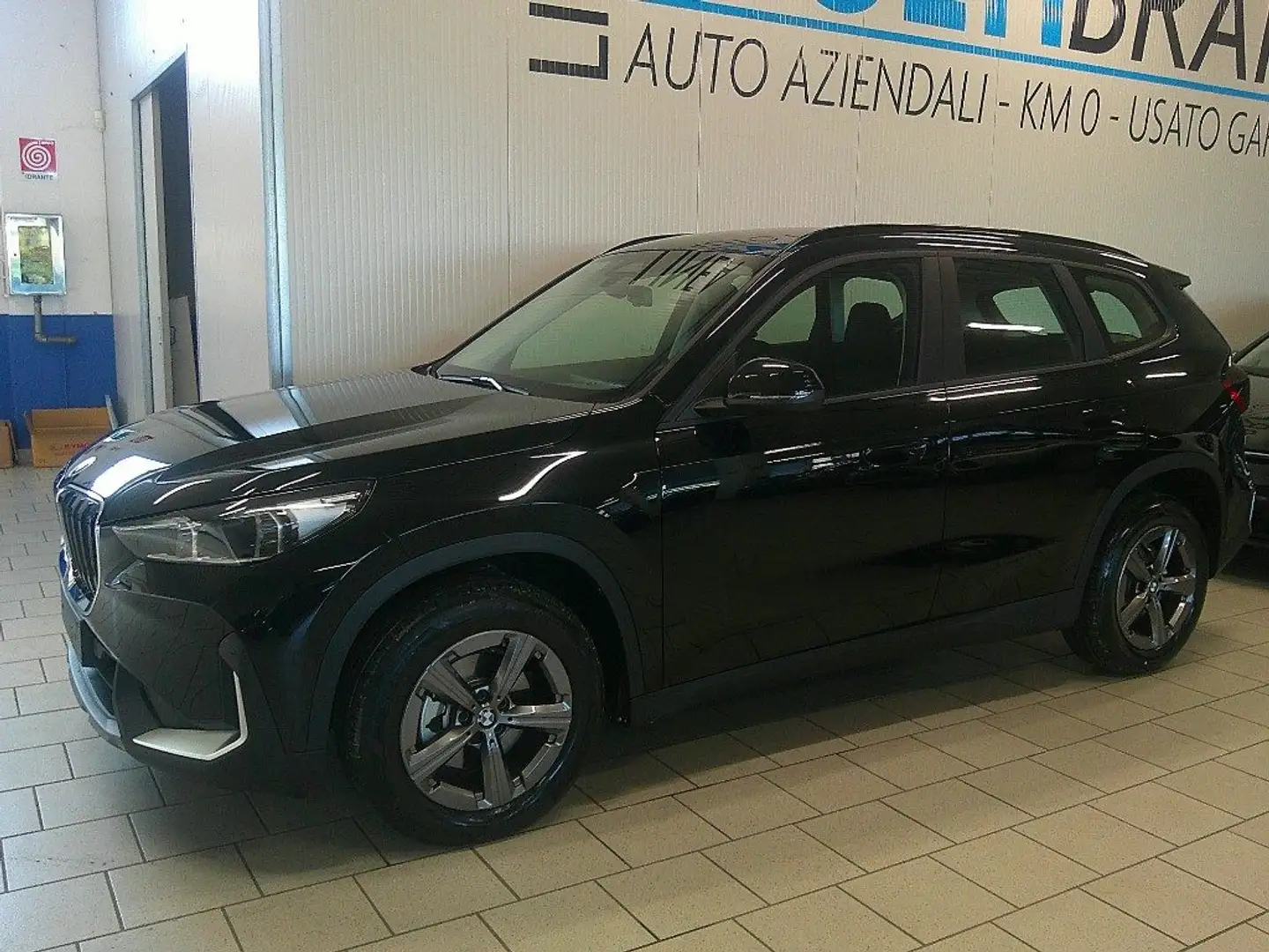 BMW X1 sDrive 18d Aut. Navi Led Camera 360 Promo Negro - 1