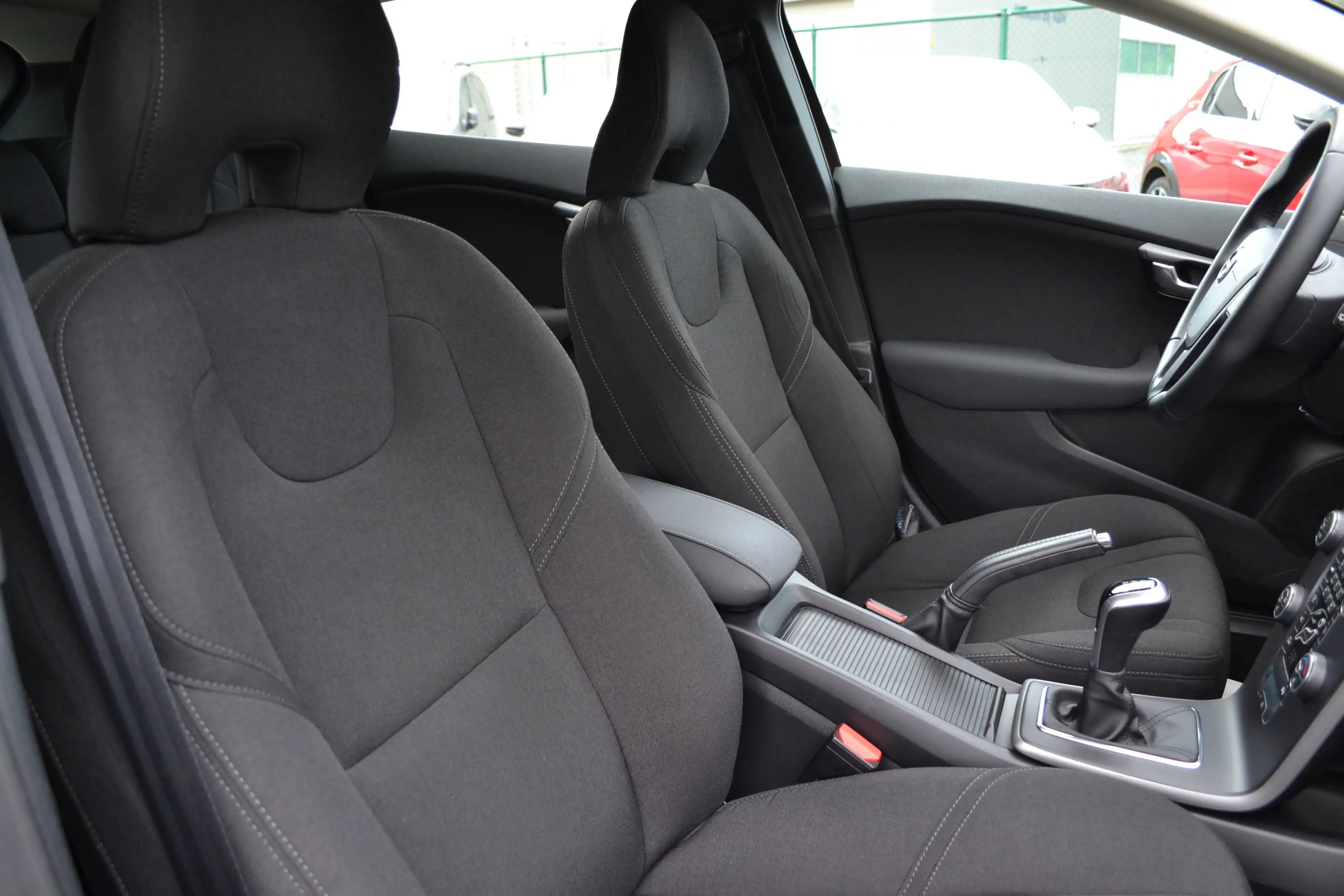 Volvo V40 Cross Country V40 Cross Country 2.0 T3 Momentum — photo 8