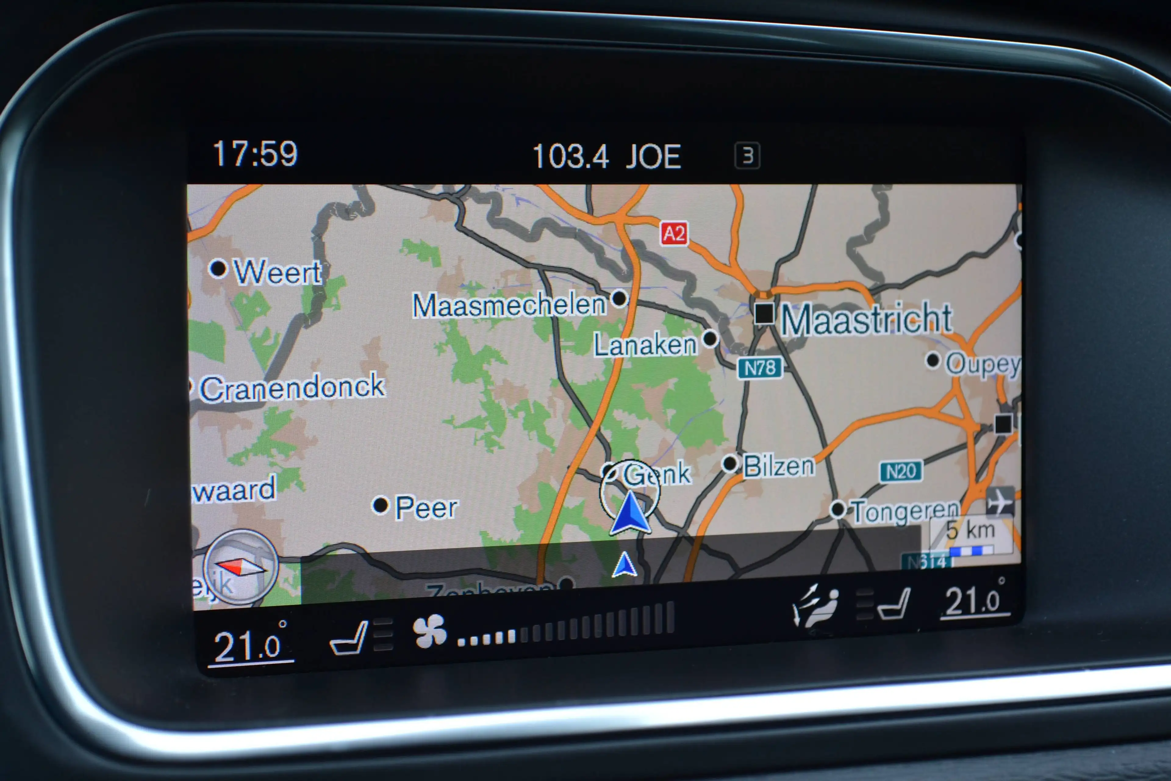 Volvo V40 Cross Country V40 Cross Country 2.0 T3 Momentum — photo 13