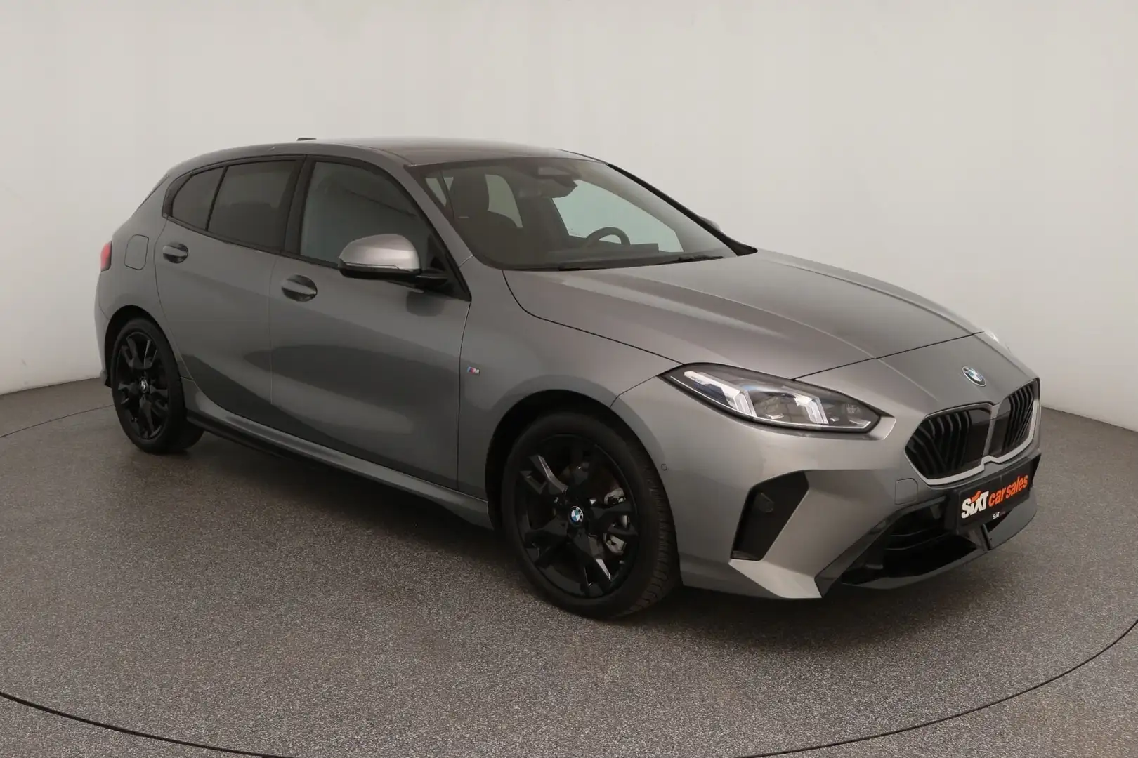 BMW 118 d M Sport ad.LED|Aktiv|ACC|S-&LR-HZ|PA+Kamera Grau - 1