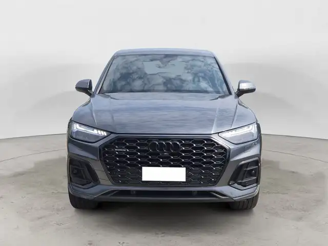 Audi Q5 view 2