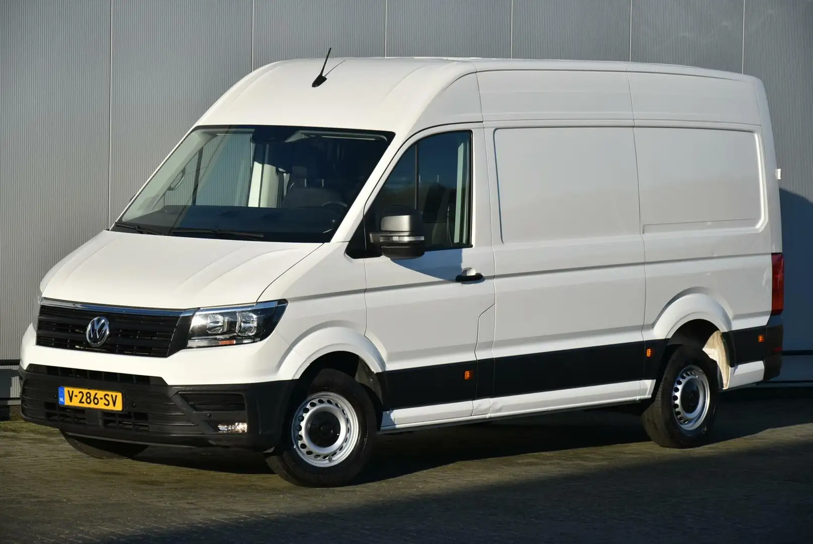 Volkswagen Crafter 2.0 TDI L3H3 140Pk Airco Navi Cruise Trekh Wit - 1