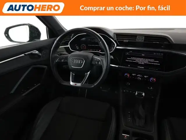 Audi Q3 view 14