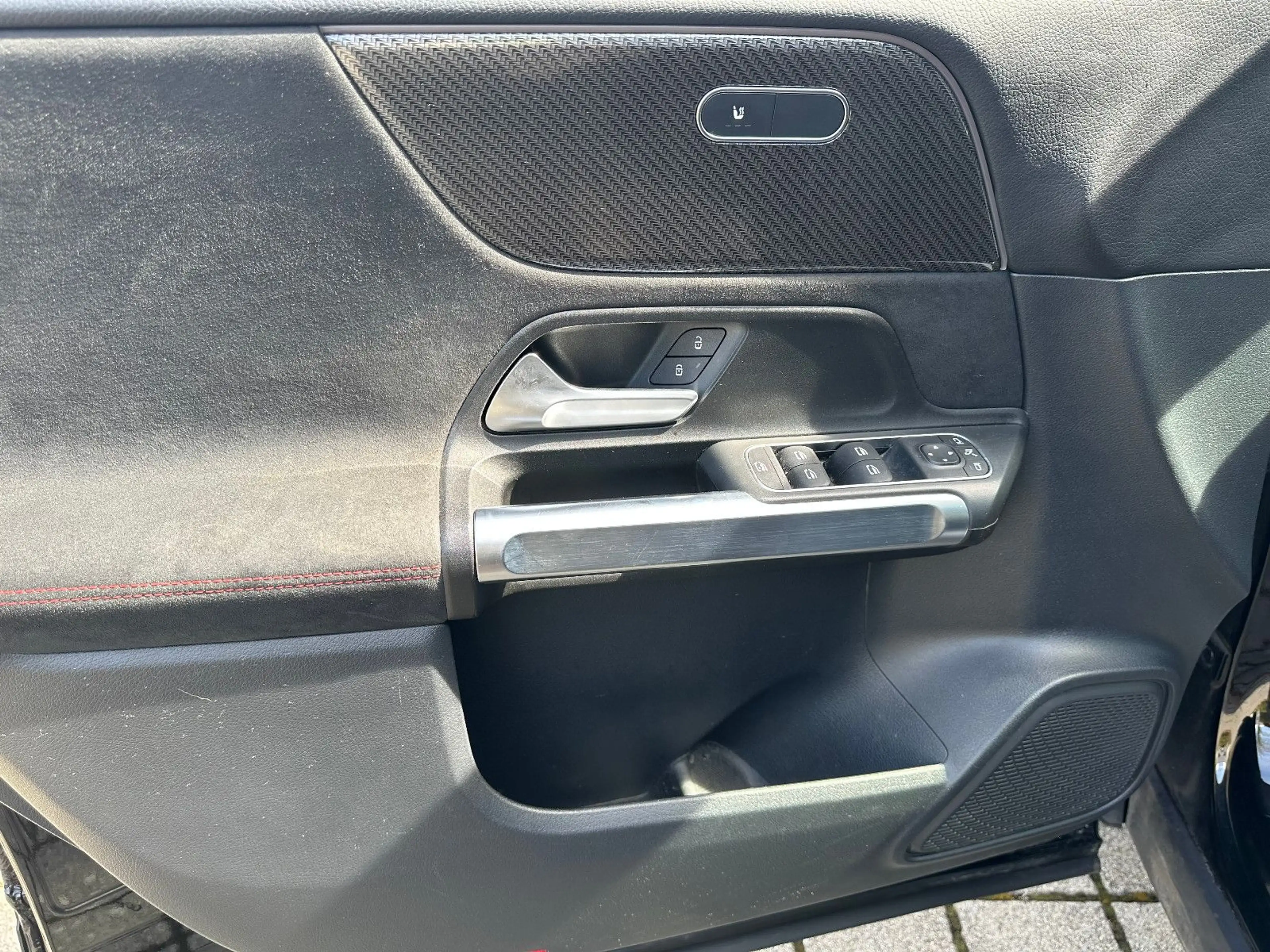 Mercedes-Benz GLB 200 AMG Line/Pano/MultibeamLED/Kamera — photo 10