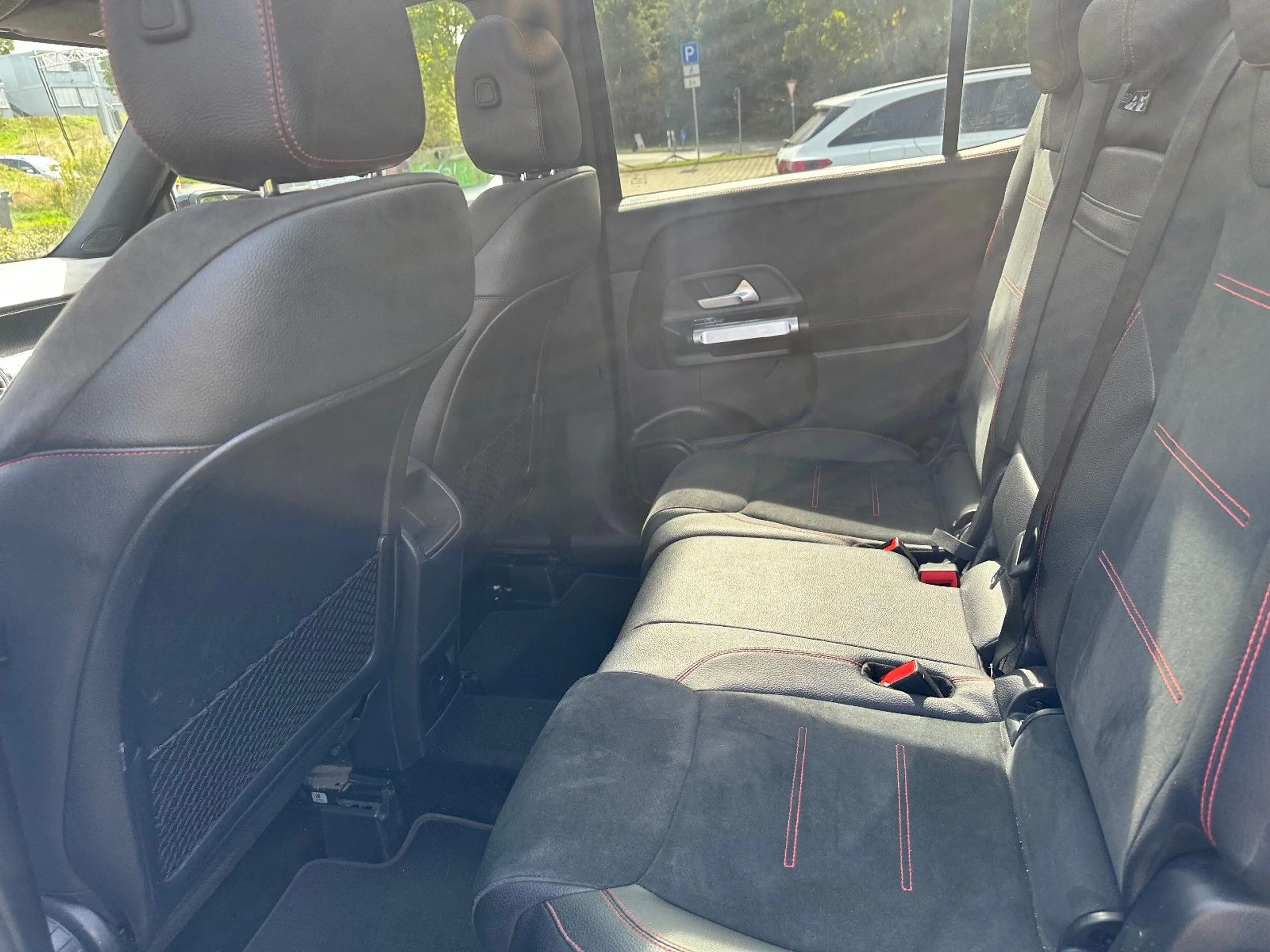 Mercedes-Benz GLB 200 AMG Line/Pano/MultibeamLED/Kamera — photo 12