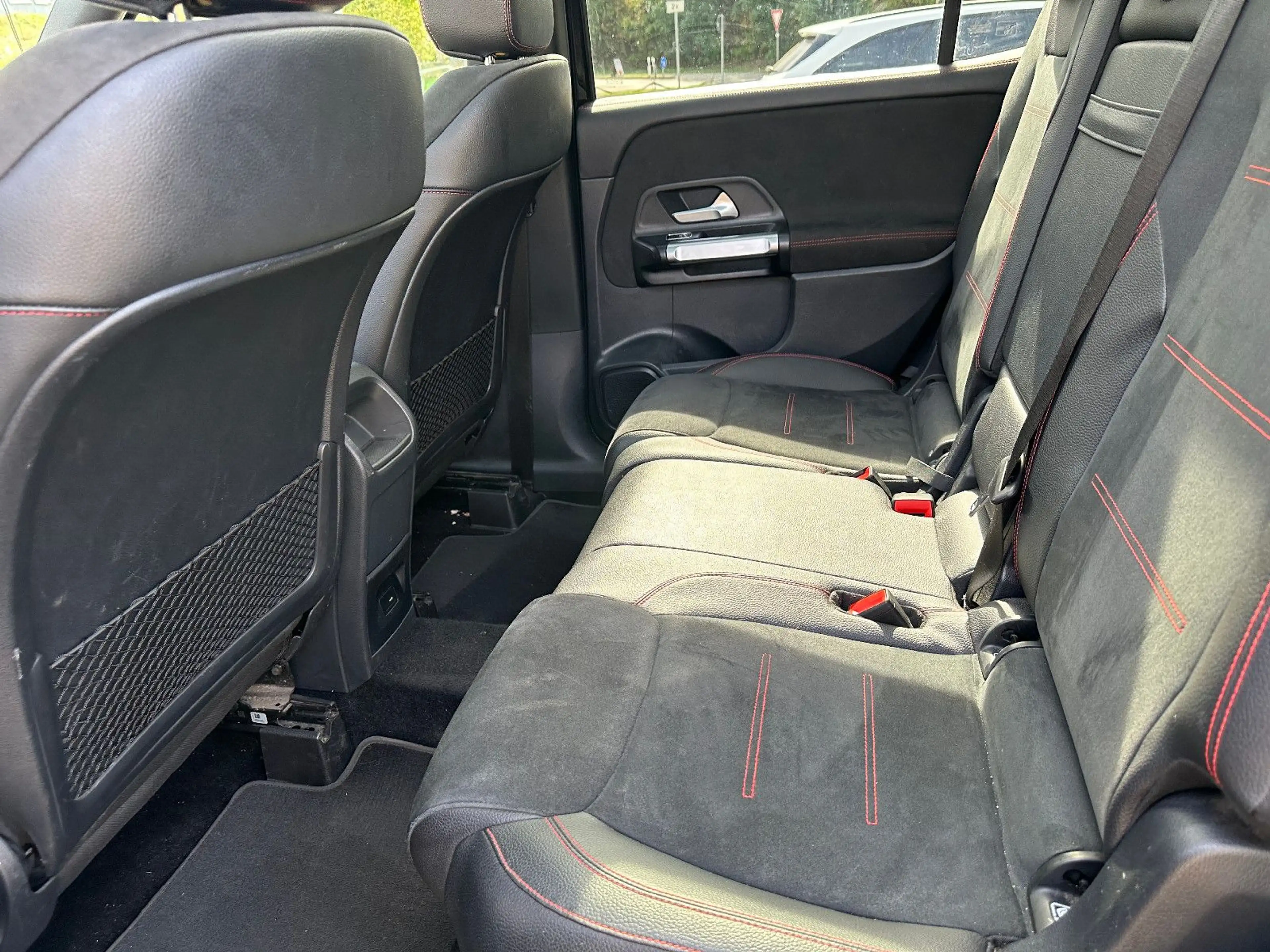 Mercedes-Benz GLB 200 AMG Line/Pano/MultibeamLED/Kamera — photo 13