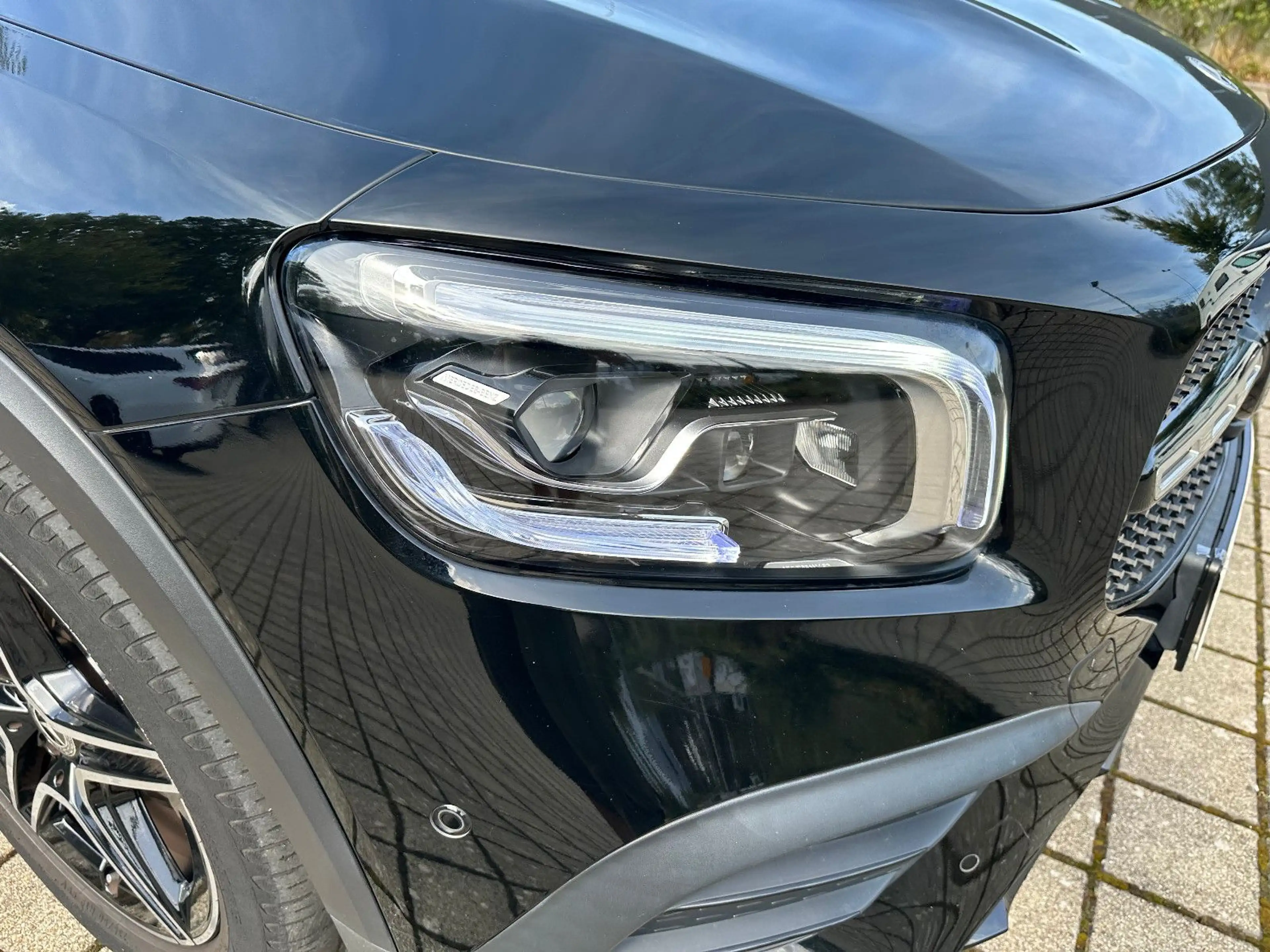 Mercedes-Benz GLB 200 AMG Line/Pano/MultibeamLED/Kamera — photo 3