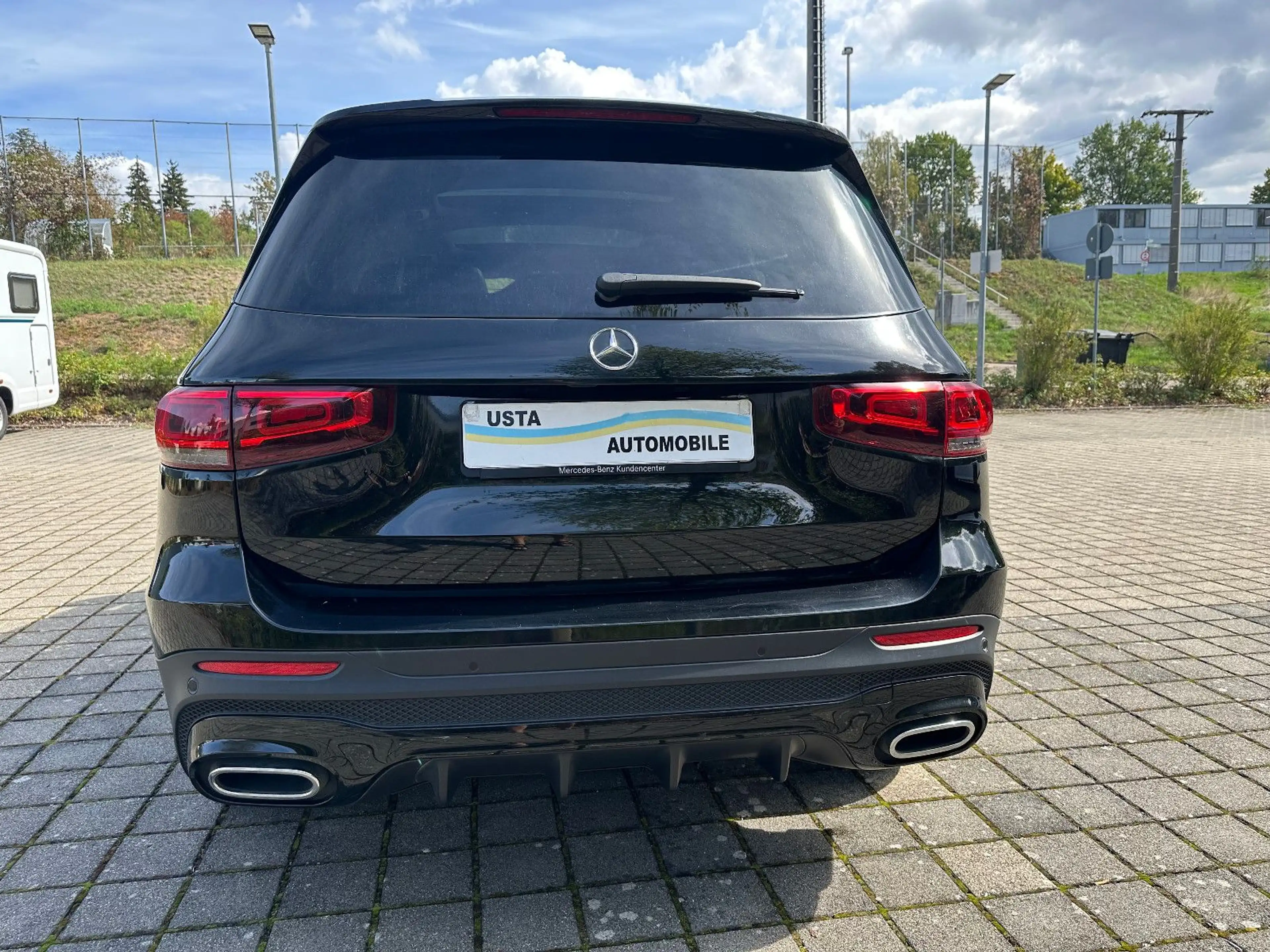 Mercedes-Benz GLB 200 AMG Line/Pano/MultibeamLED/Kamera — photo 8