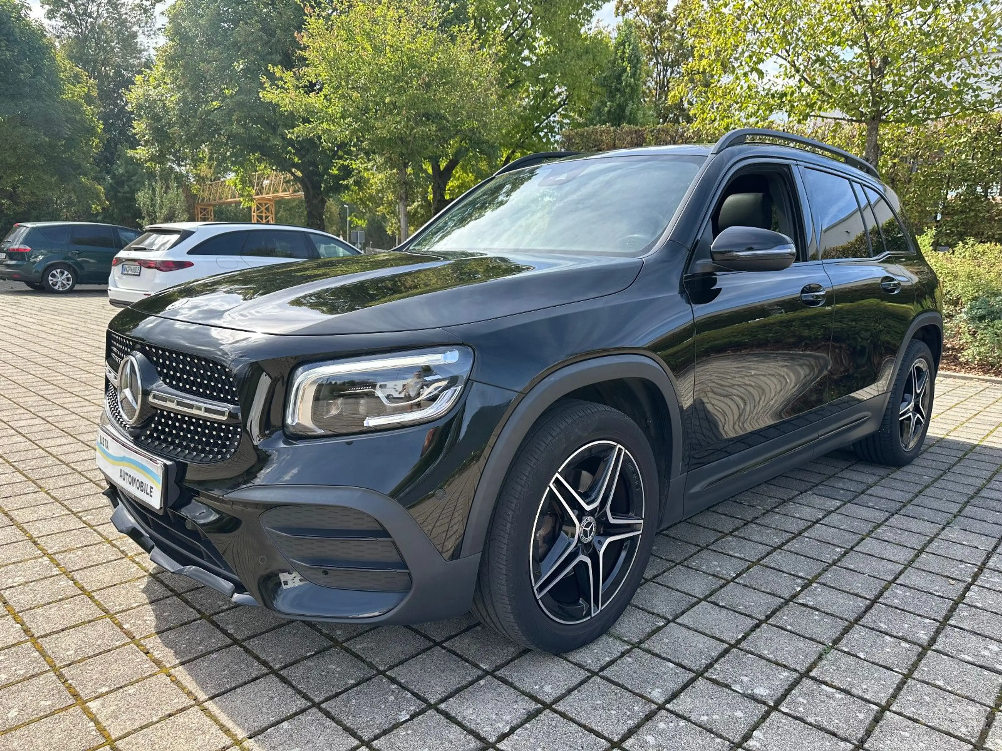 Mercedes-Benz GLB 200 AMG Line/Pano/MultibeamLED/Kamera — photo 4