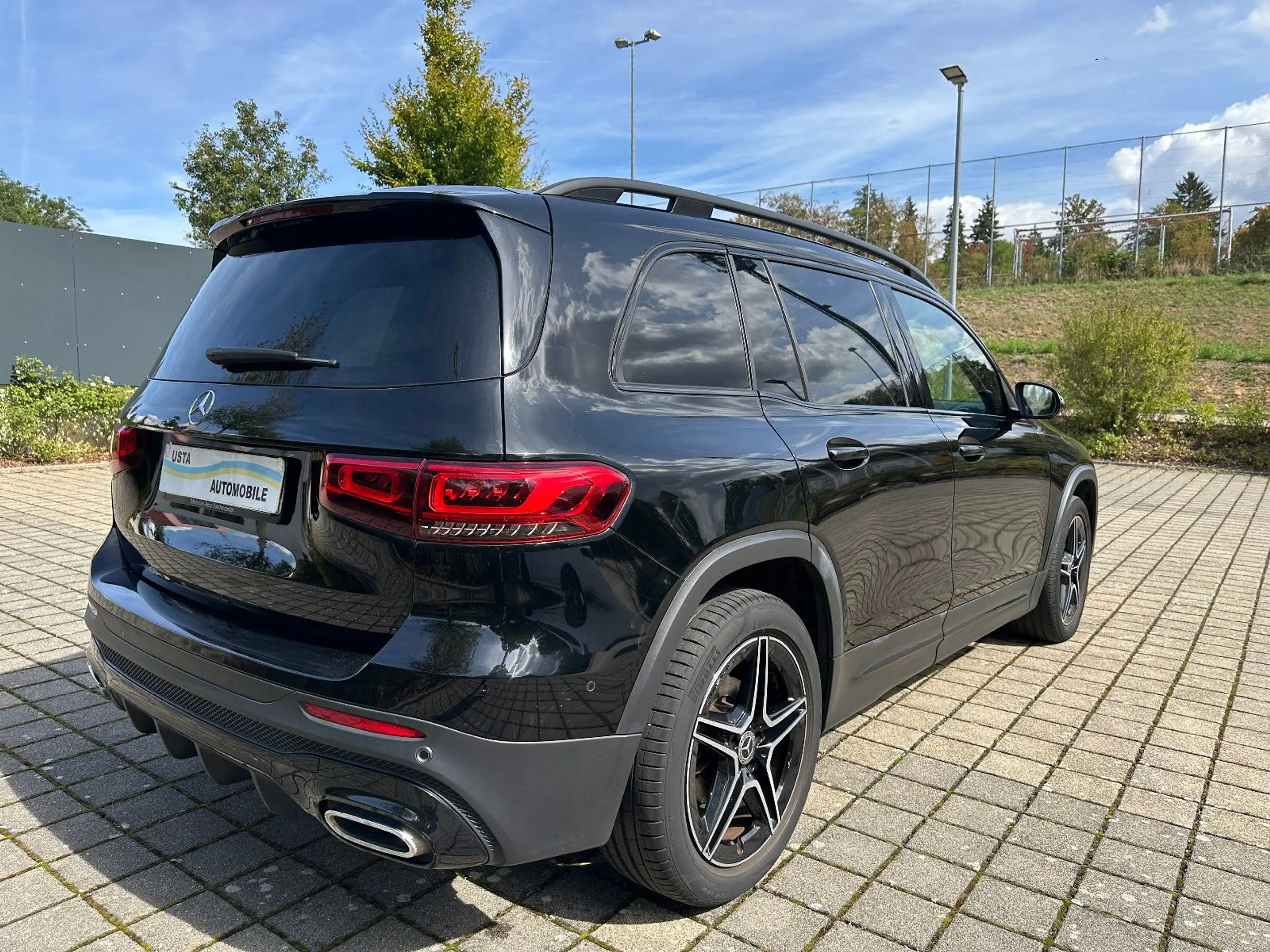 Mercedes-Benz GLB 200 AMG Line/Pano/MultibeamLED/Kamera — photo 7