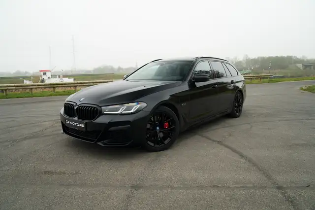 BMW 530 e TOURING | HYBRIDE | M-PAKKET | PANO | TREKHAAK