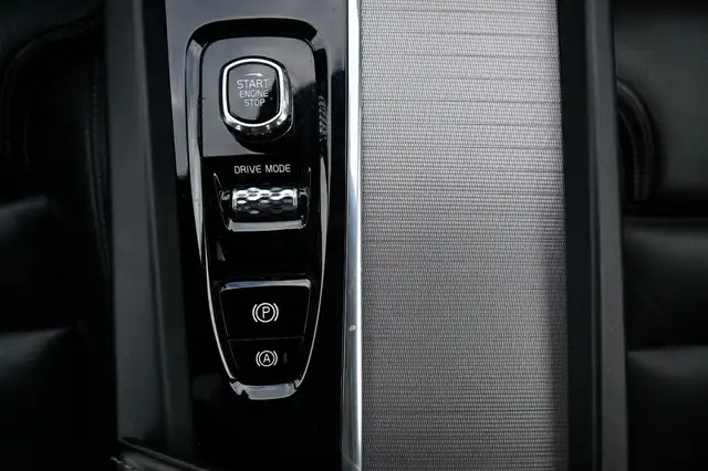 Volvo XC60 view 21