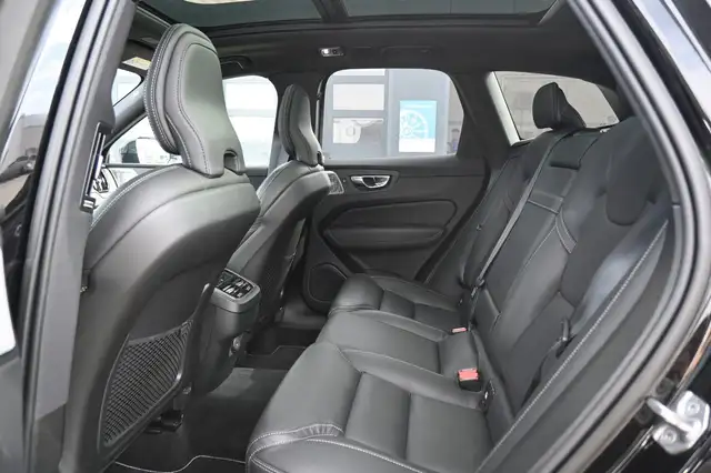 Volvo XC60 view 16