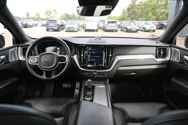 Volvo XC60 view 18