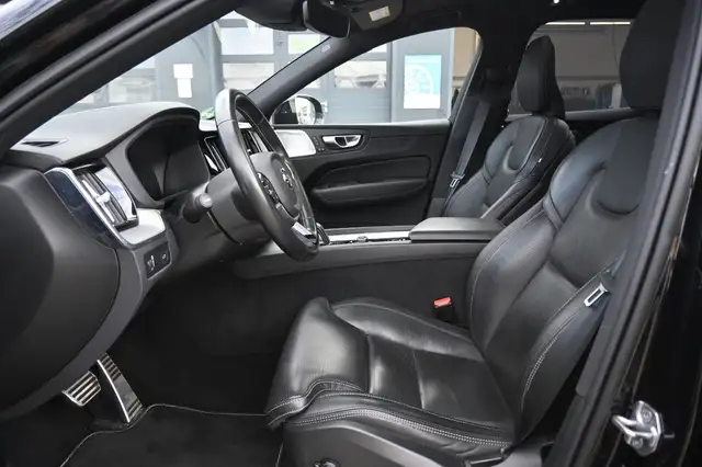 Volvo XC60 view 12