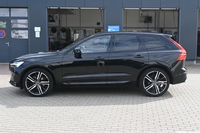 Volvo XC60 view 2