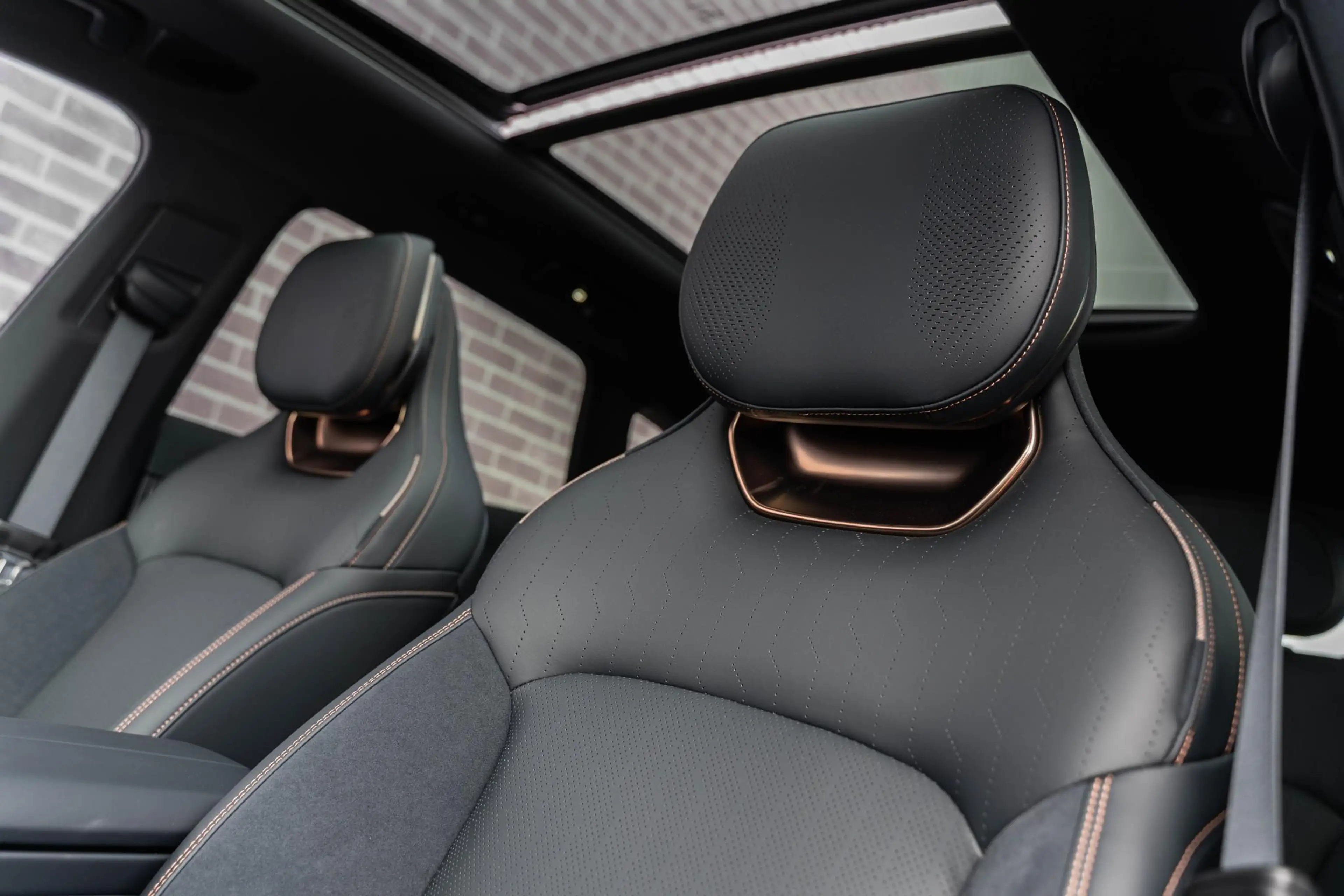 Lynk & Co 08 1.5 Plug-in Hybrid More | PHEV | Matrix LED Koplam — photo 11