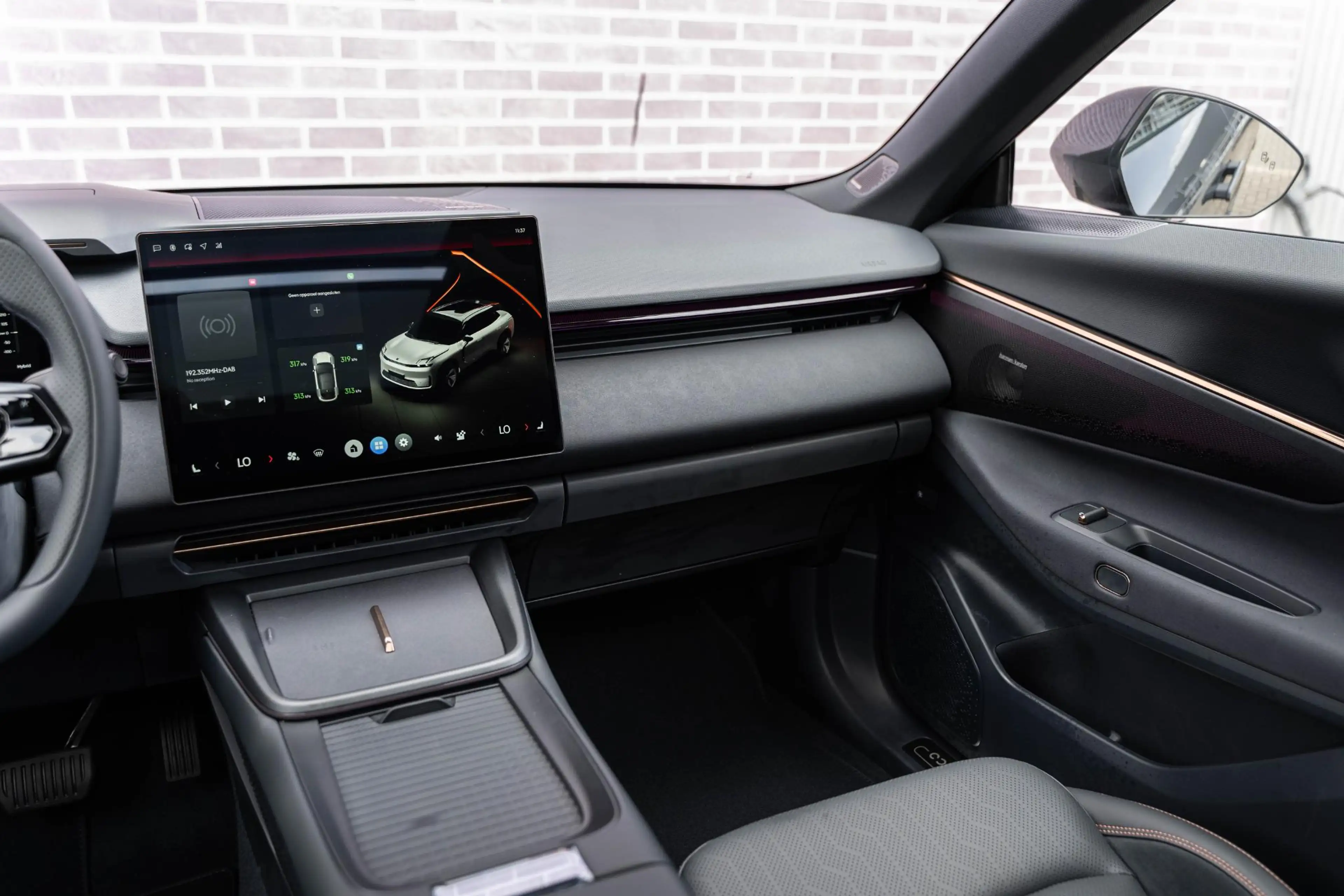 Lynk & Co 08 1.5 Plug-in Hybrid More | PHEV | Matrix LED Koplam — photo 4