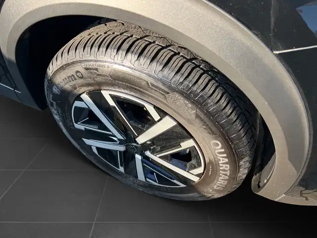 Peugeot 2008 view 8