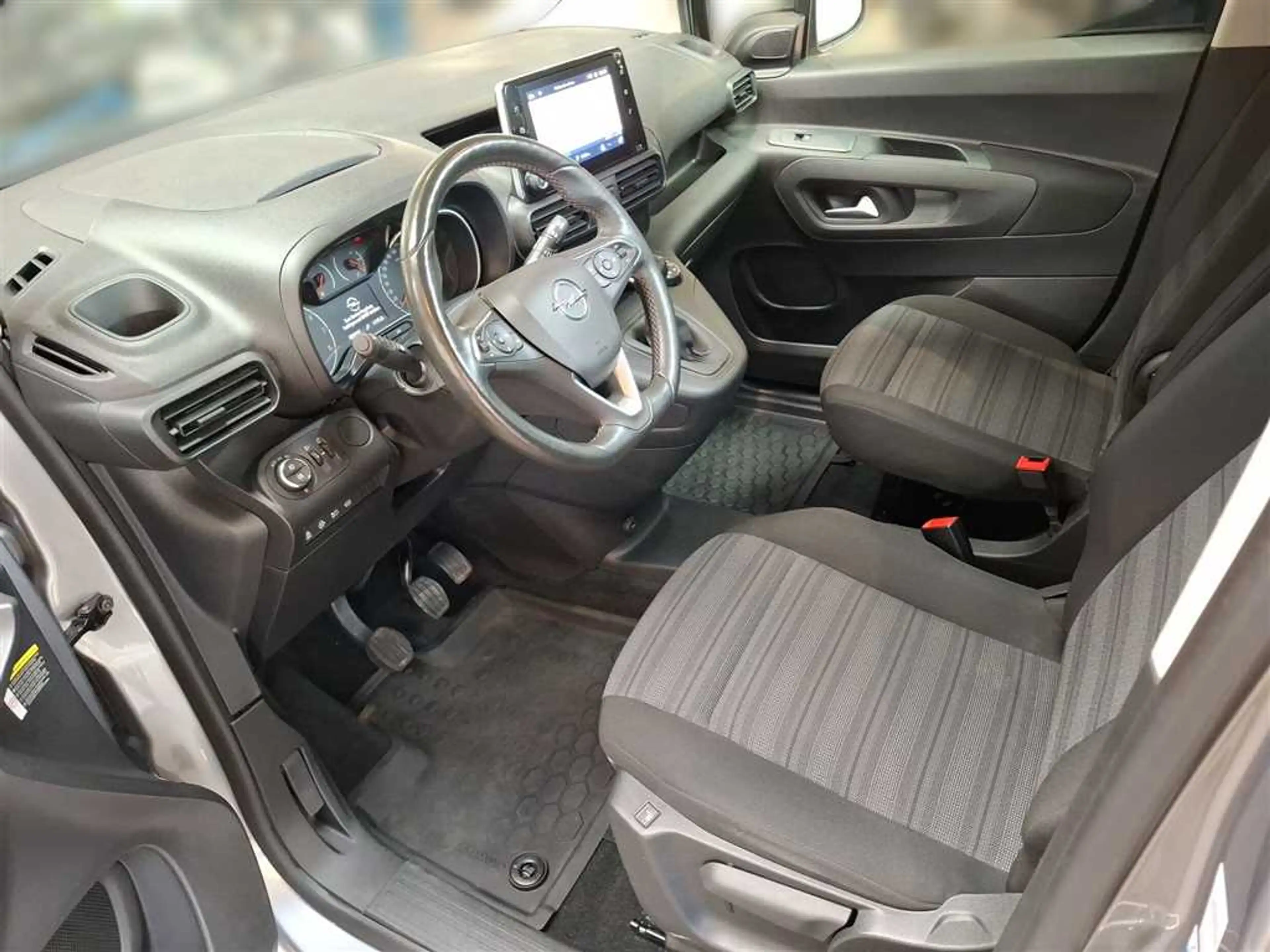 Opel Combo Life Elegance 1.5 Diesel — photo 8
