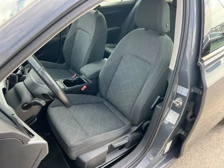 Volkswagen Golf 2022, foto 15