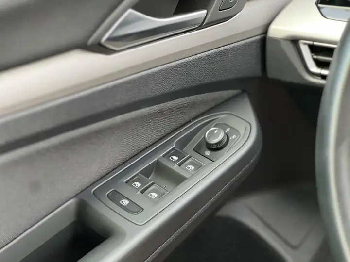 Volkswagen Golf 2022, foto 21