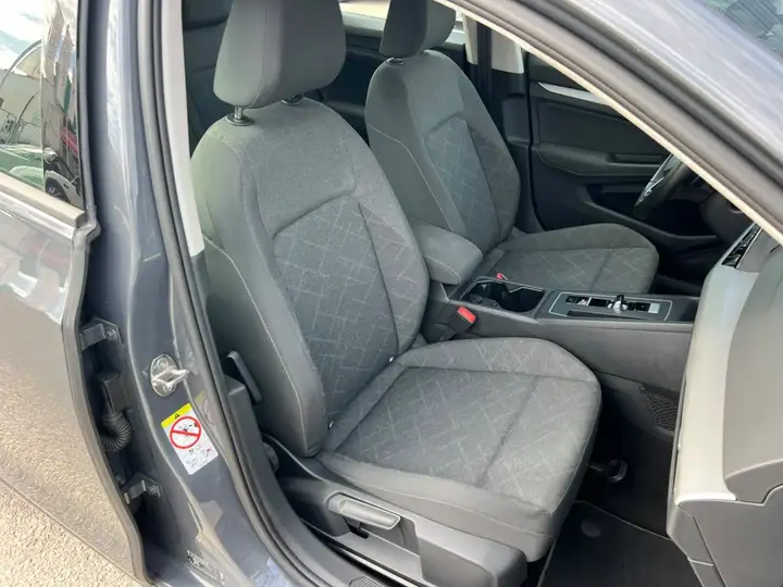 Volkswagen Golf 2022, foto 18