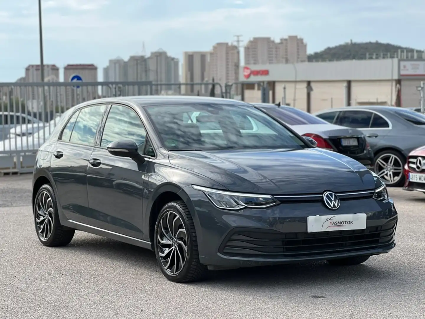 Volkswagen Golf 2.0TDI DSG 85kW Gris - 1